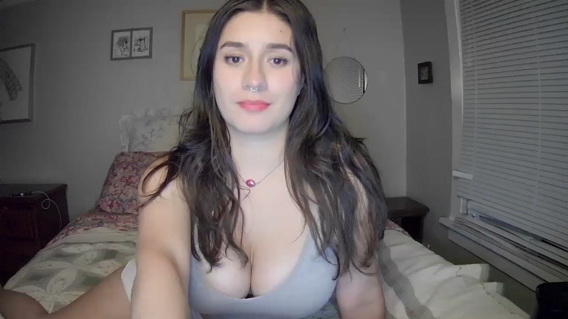 Gallery image thumbnail from ValentinaX4's myfreecams stream on, 05/19/2025, 11:58 image 20 of 20