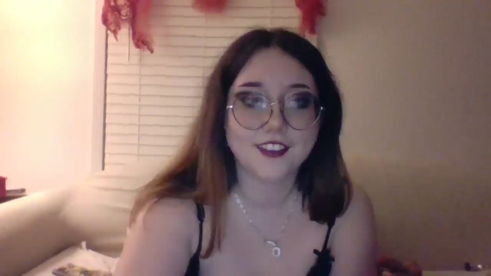 Gallery image thumbnail from ValentineR's myfreecams stream on, 04/15/2026, 04:06 image 18 of 20
