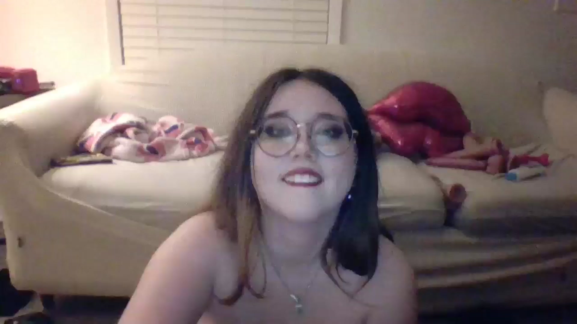 Gallery image thumbnail from ValentineR's myfreecams stream on, 04/15/2026, 04:06 image 7 of 20
