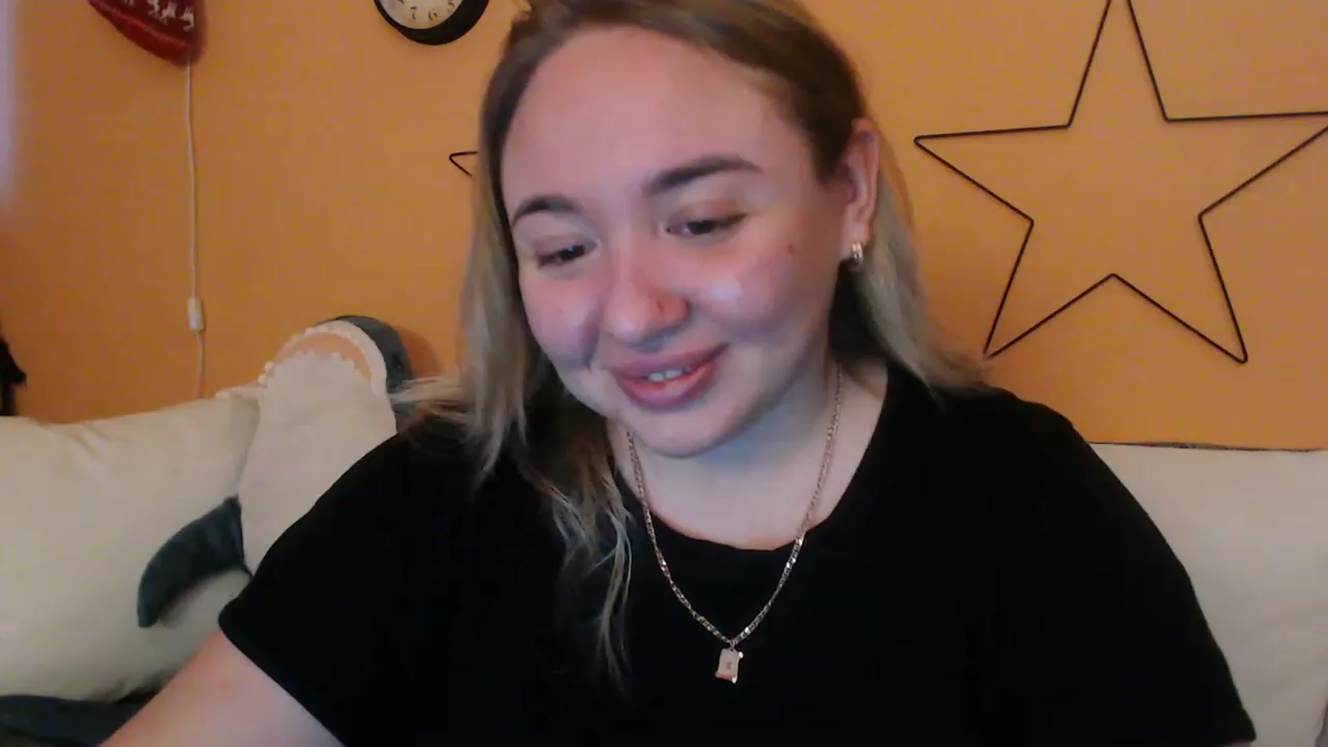 Gallery image thumbnail from ValeriCutiexx's myfreecams stream on, 01/26/2023, 15:33 image 2 of 20