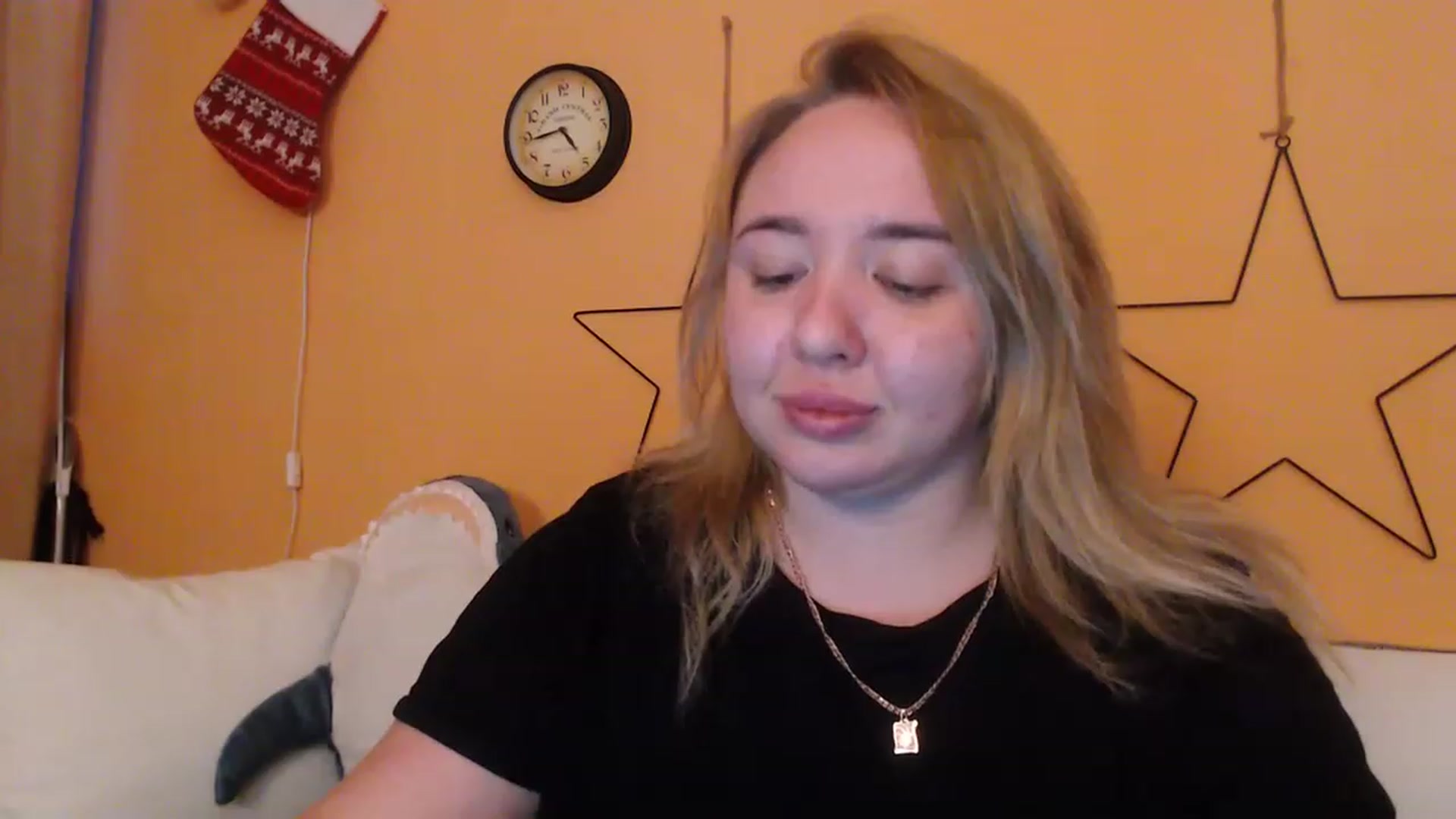 Gallery image thumbnail from ValeriCutiexx's myfreecams stream on, 01/26/2023, 15:33 image 10 of 20