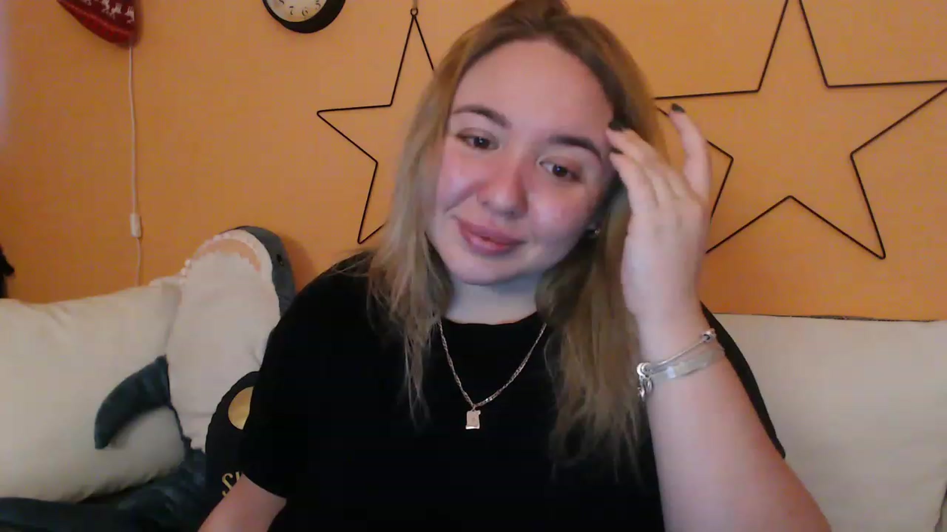 Gallery image thumbnail from ValeriCutiexx's myfreecams stream on, 01/26/2023, 15:33 image 4 of 20