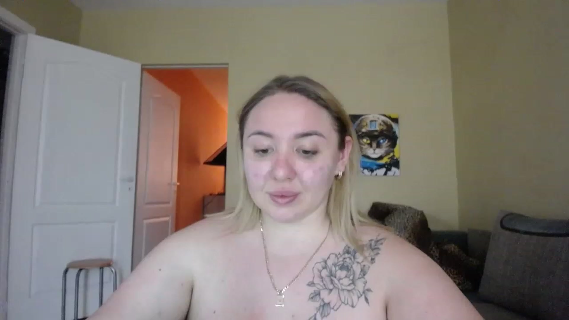 Gallery image thumbnail from ValeriCutiexx's myfreecams stream on, 02/19/2023, 11:40 image 19 of 20