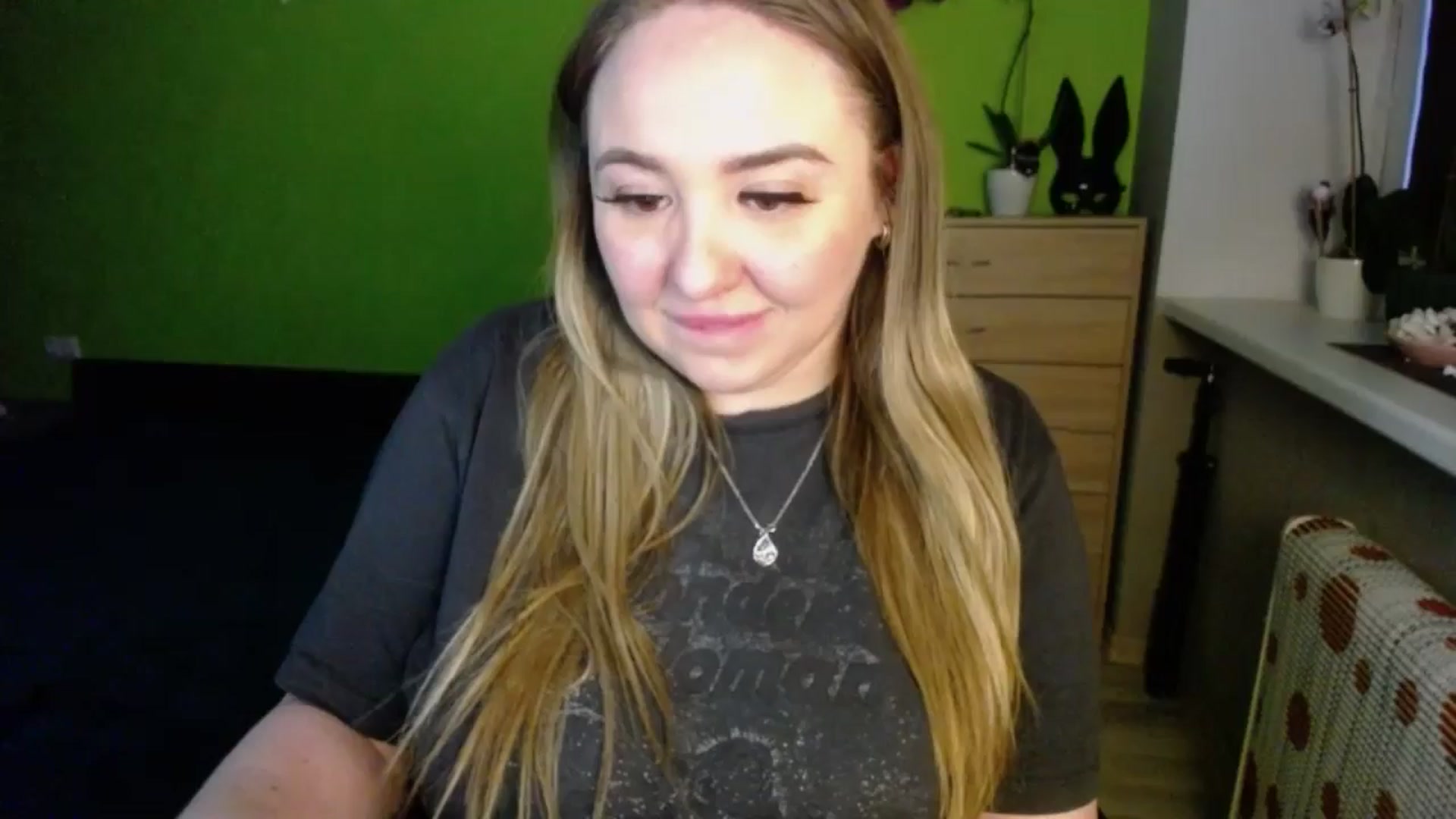 Gallery image thumbnail from ValeriCutiexx's myfreecams stream on, 03/17/2026, 17:01 image 1 of 20