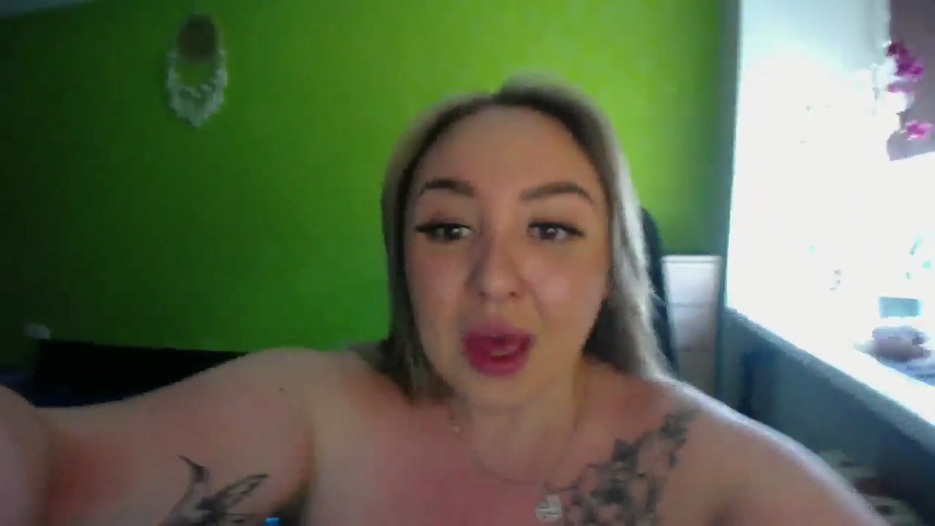 Gallery image thumbnail from ValeriCutiexx's myfreecams stream on, 03/22/2026, 12:37 image 19 of 20