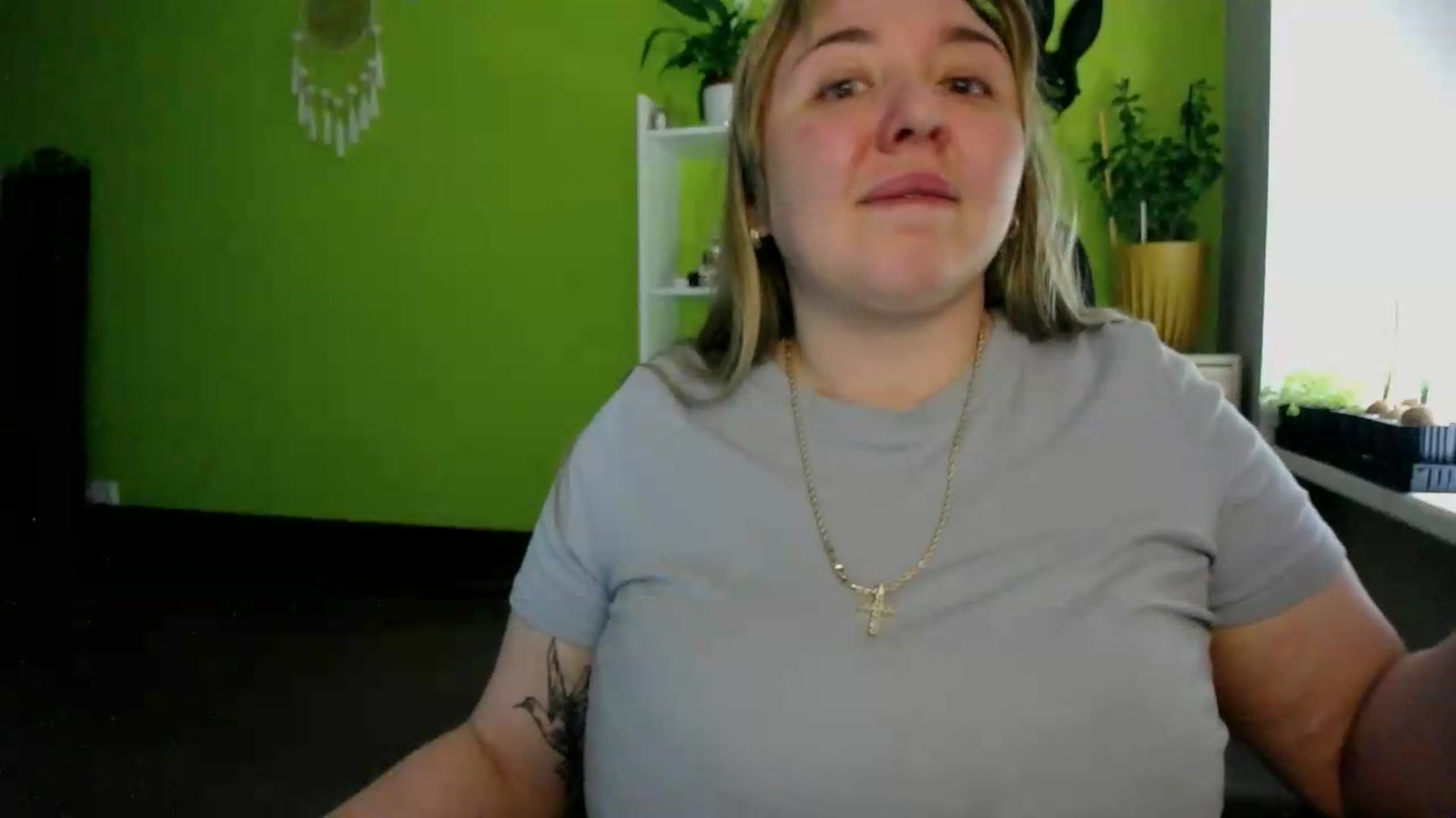 Gallery image thumbnail from ValeriCutiexx's myfreecams stream on, 05/16/2026, 12:31 image 10 of 20