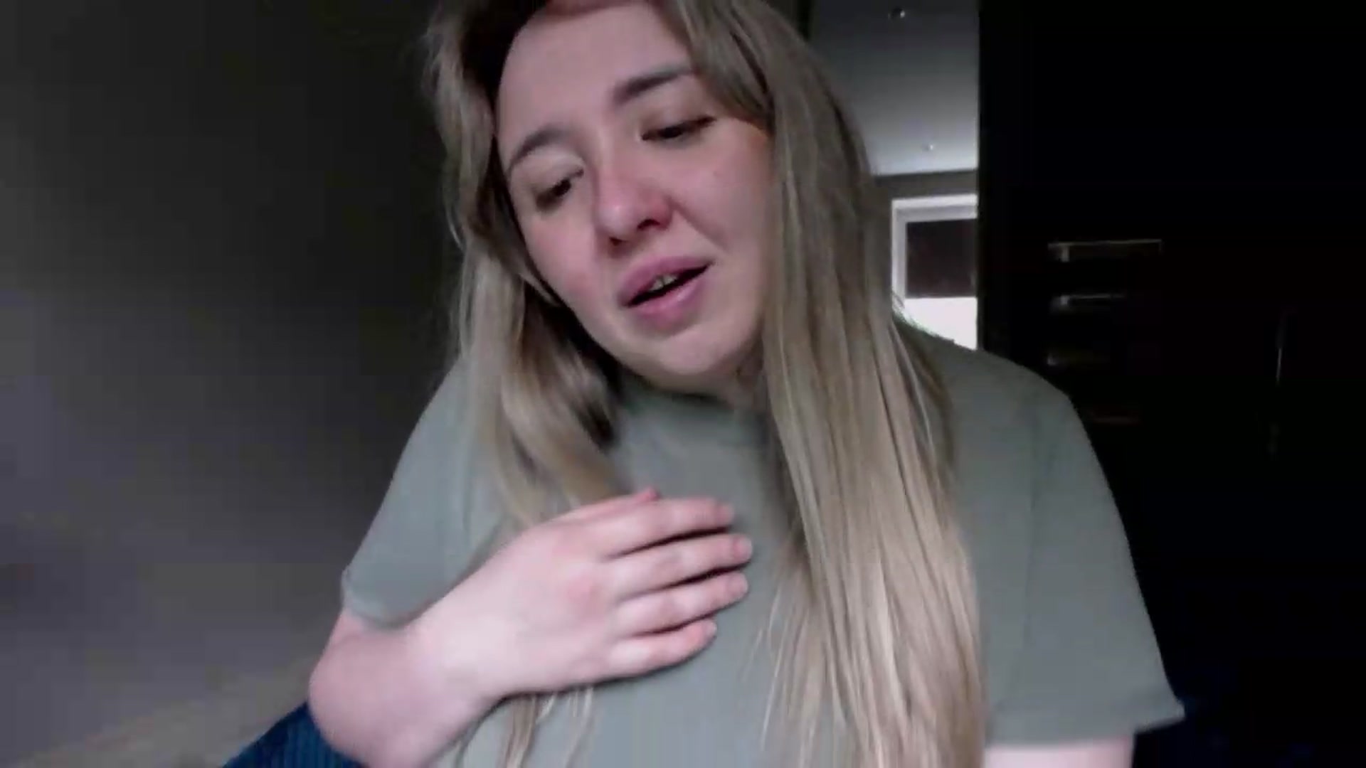 Gallery image thumbnail from ValeriCutiexx's myfreecams stream on, 06/15/2026, 15:40 image 15 of 20