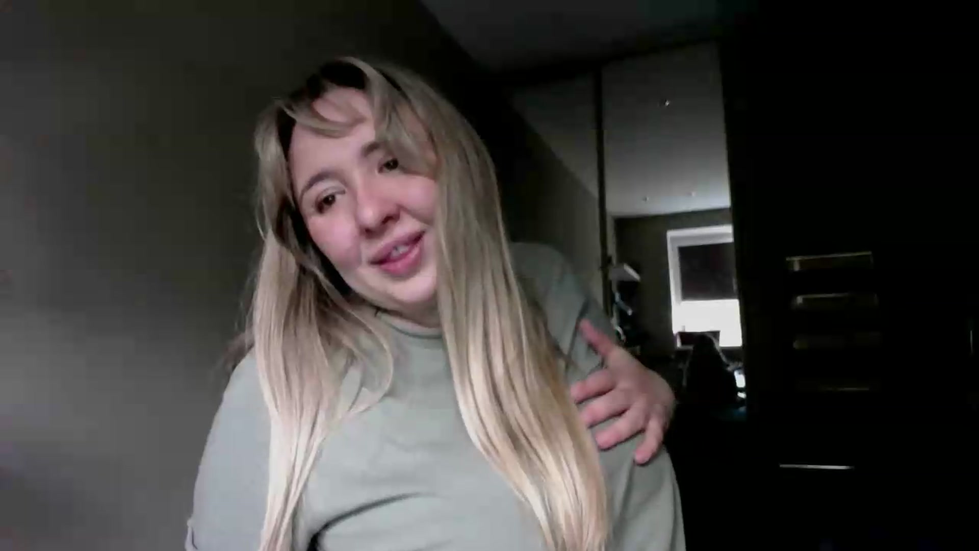 Gallery image thumbnail from ValeriCutiexx's myfreecams stream on, 06/15/2026, 15:40 image 9 of 20