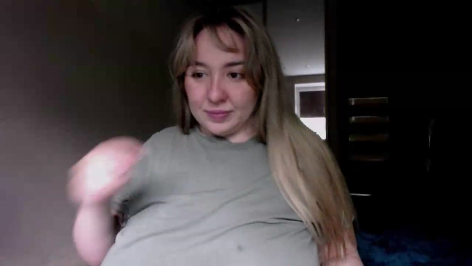 Gallery image thumbnail from ValeriCutiexx's myfreecams stream on, 06/15/2026, 15:40 image 11 of 20