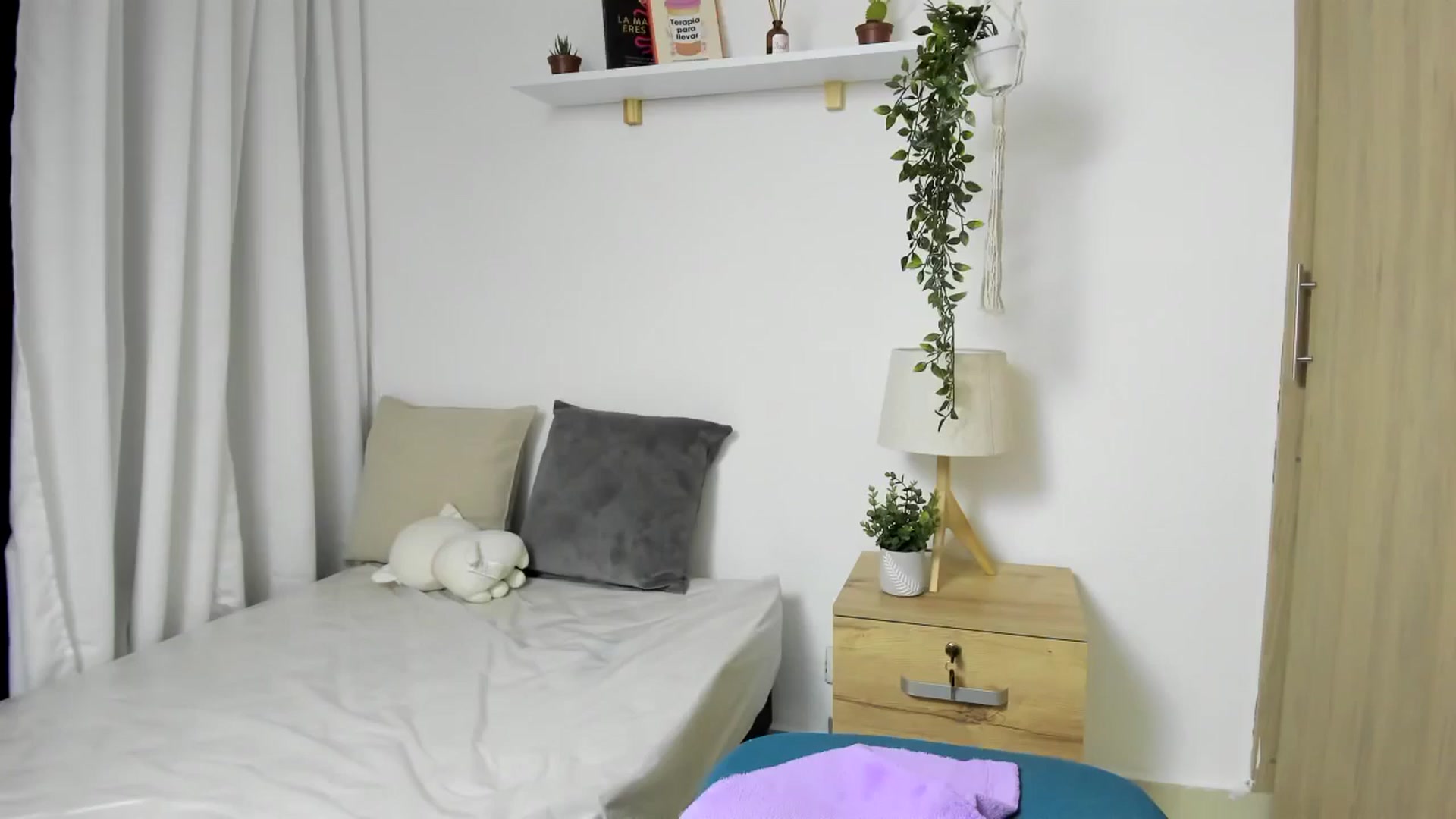 Gallery image thumbnail from ValeriaRussel's myfreecams stream on, 02/03/2025, 11:56 image 7 of 20