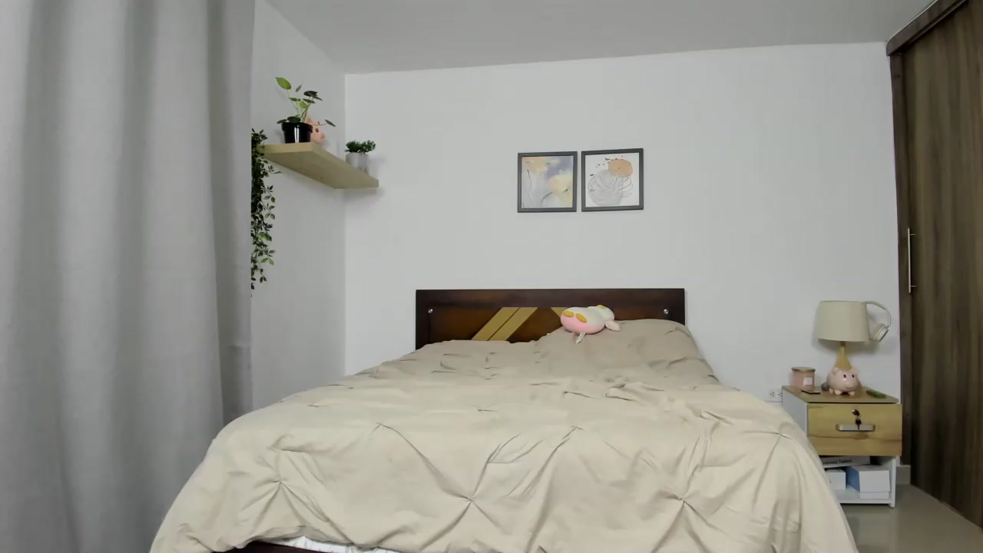 Gallery image thumbnail from ValeriaRussel's myfreecams stream on, 06/19/2026, 11:11 image 19 of 20