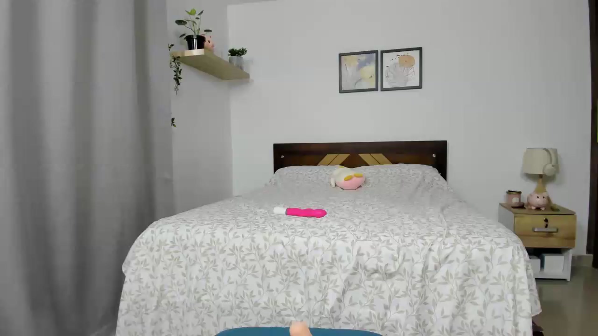 Gallery image thumbnail from ValeriaRussel's myfreecams stream on, 06/25/2026, 17:09 image 19 of 20