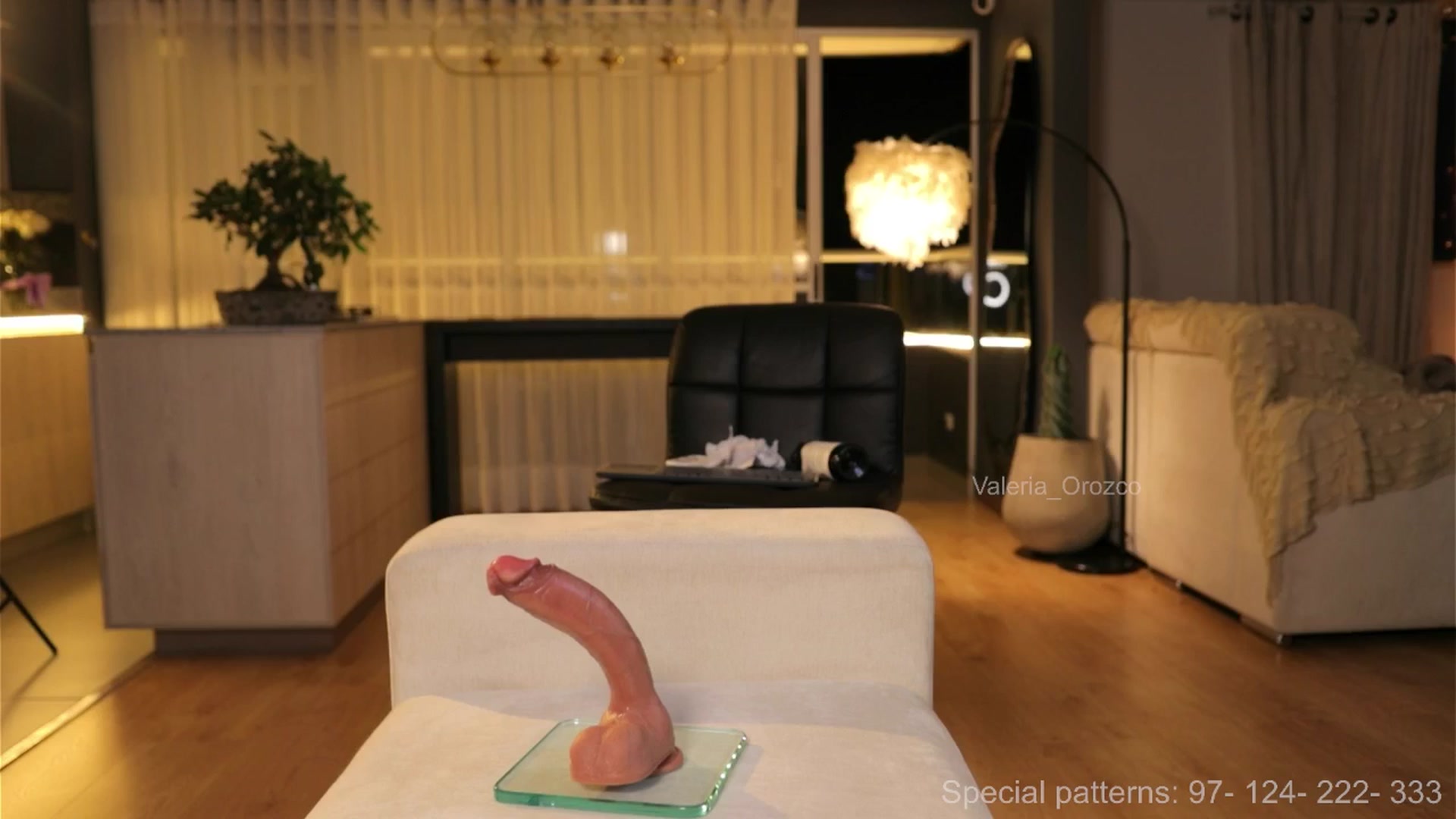Gallery image thumbnail from Valeria_o's myfreecams stream on, 08/11/2025, 06:36 image 4 of 20