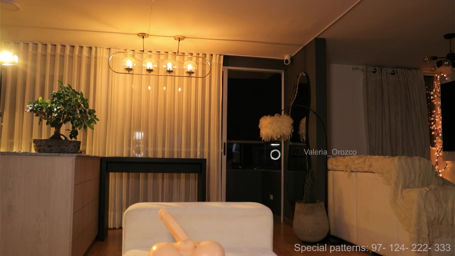 Gallery image thumbnail from Valeria_o's myfreecams stream on, 08/18/2025, 06:17 image 9 of 20