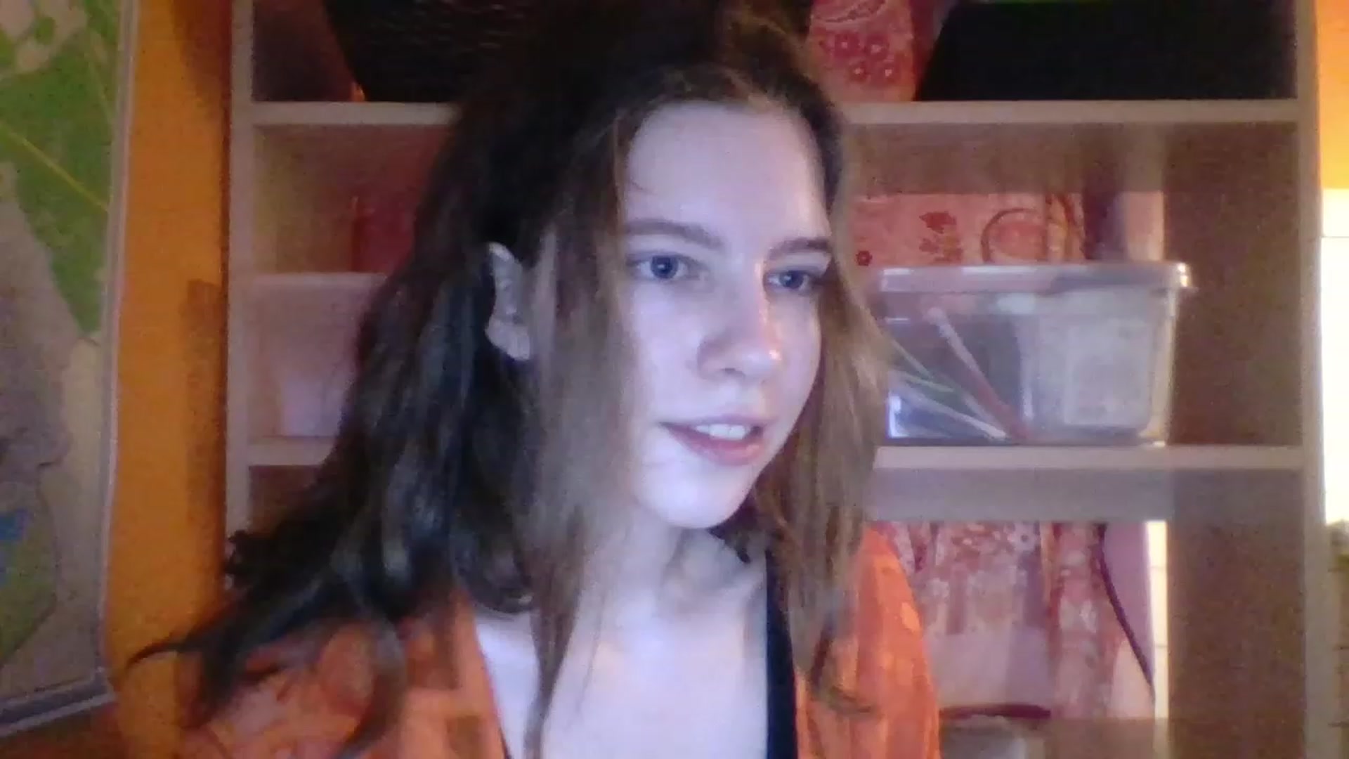 Gallery image thumbnail from Valeriana_'s myfreecams stream on, 08/03/2023, 17:46 image 17 of 20