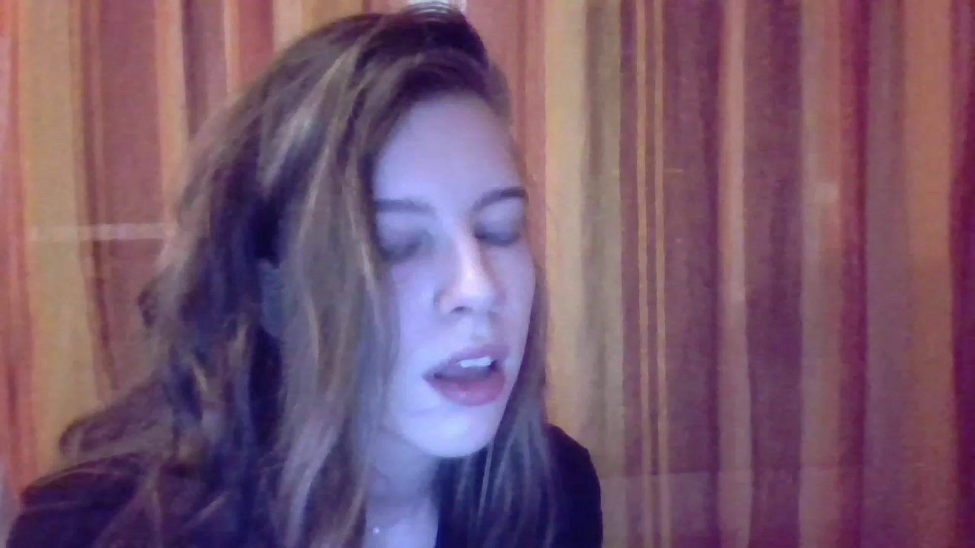 Gallery image thumbnail from Valeriana_'s myfreecams stream on, 08/13/2023, 22:31 image 17 of 20