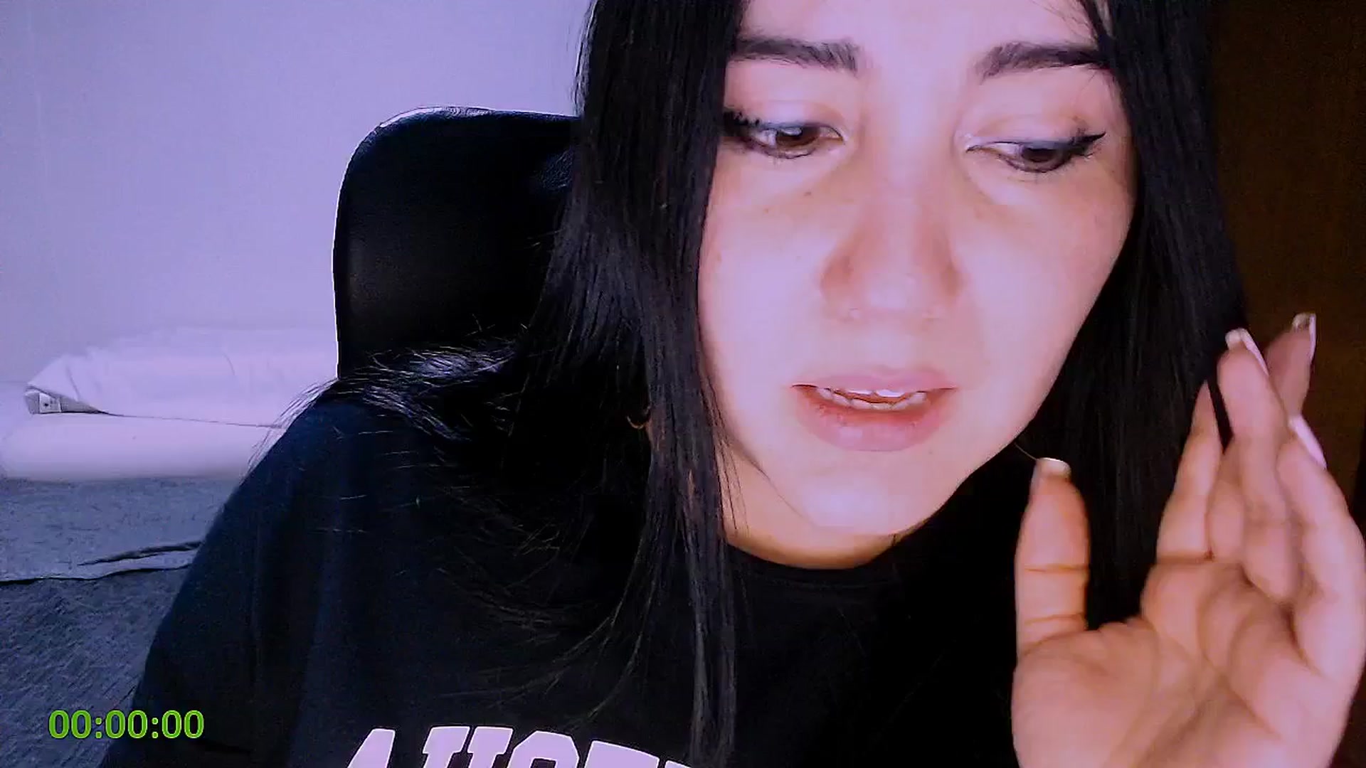 Gallery image thumbnail from Valeriatamayo's myfreecams stream on, 05/06/2025, 08:28 image 12 of 20