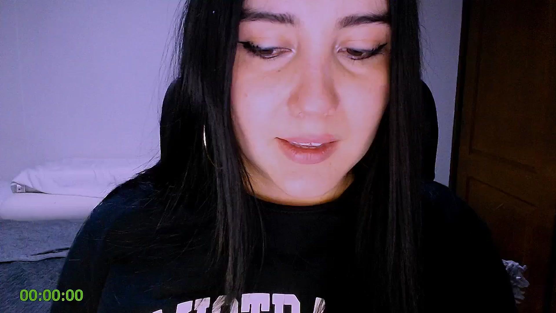 Gallery image thumbnail from Valeriatamayo's myfreecams stream on, 05/06/2025, 08:28 image 6 of 20