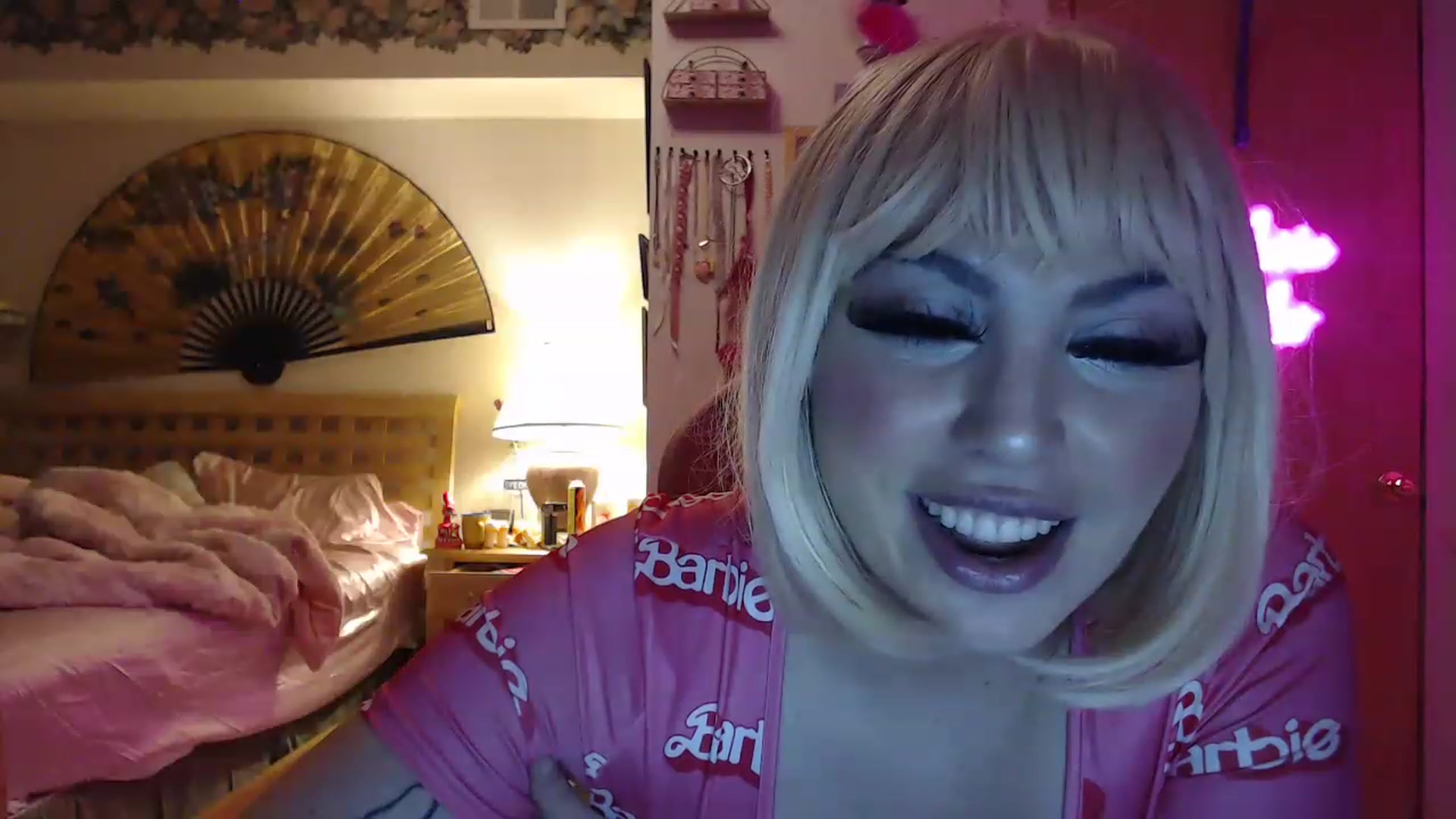 Gallery image thumbnail from ValerieTayler's myfreecams stream on, 12/09/2022, 05:47 image 7 of 20