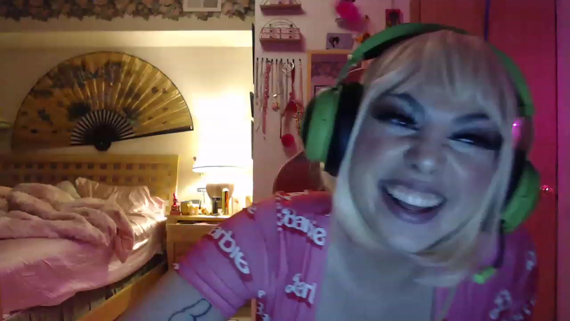 Gallery image thumbnail from ValerieTayler's myfreecams stream on, 12/09/2022, 05:47 image 8 of 20