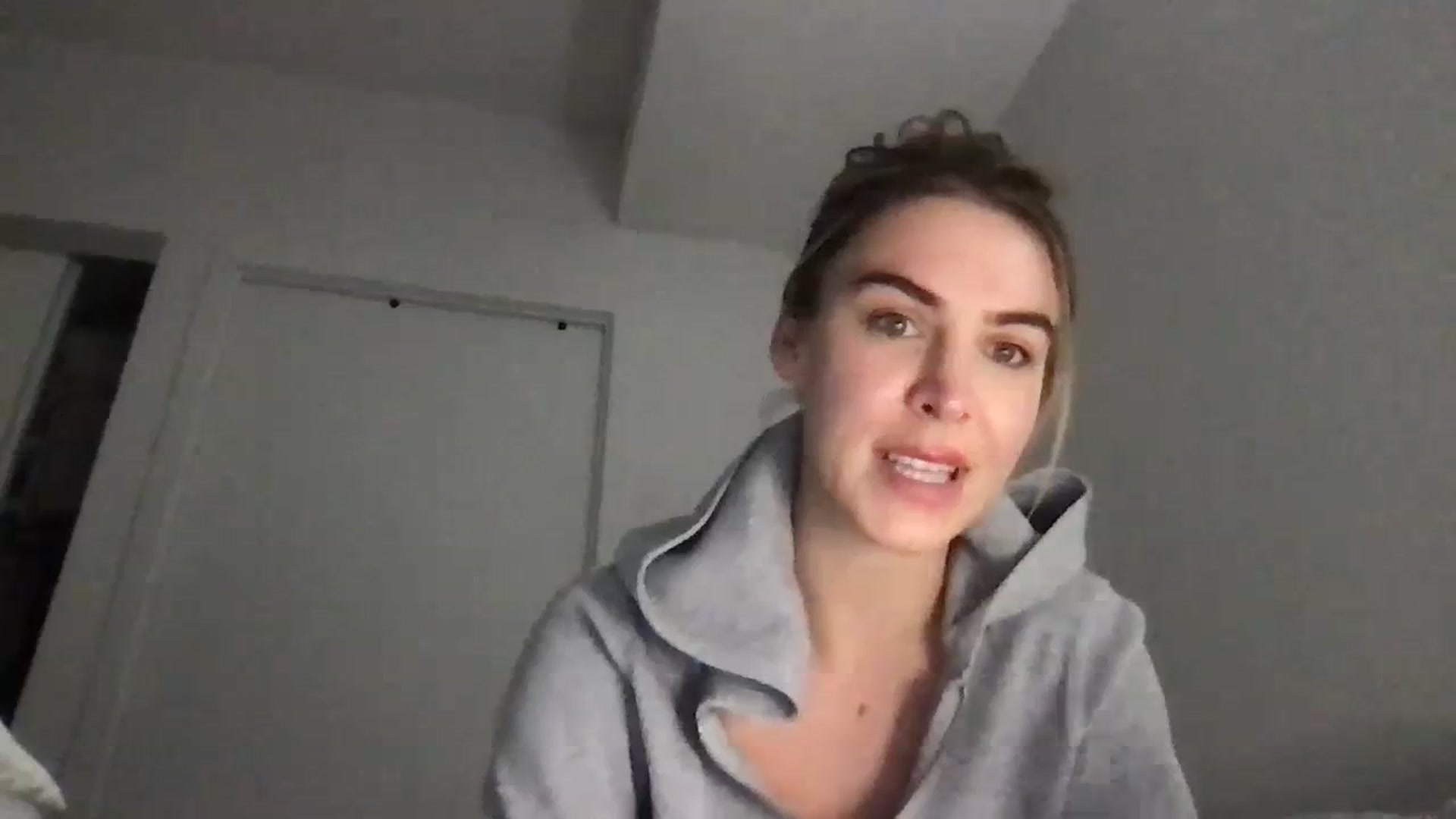 Gallery image thumbnail from Valerie_x0's myfreecams stream on, 01/23/2024, 04:35 image 7 of 20