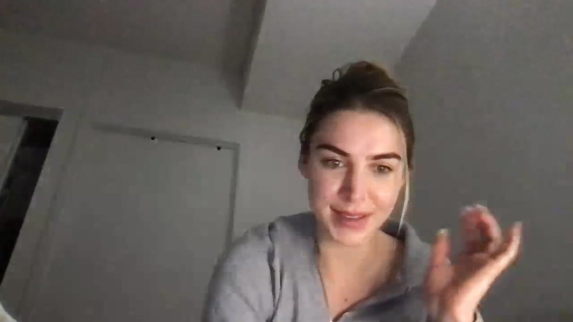 Gallery image thumbnail from Valerie_x0's myfreecams stream on, 01/23/2024, 04:35 image 5 of 20
