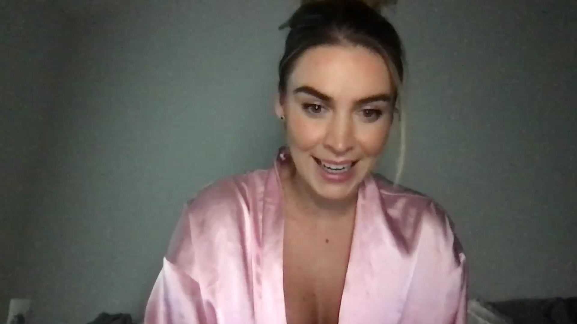 Gallery image thumbnail from Valerie_x0's myfreecams stream on, 01/25/2024, 24:59 image 6 of 20