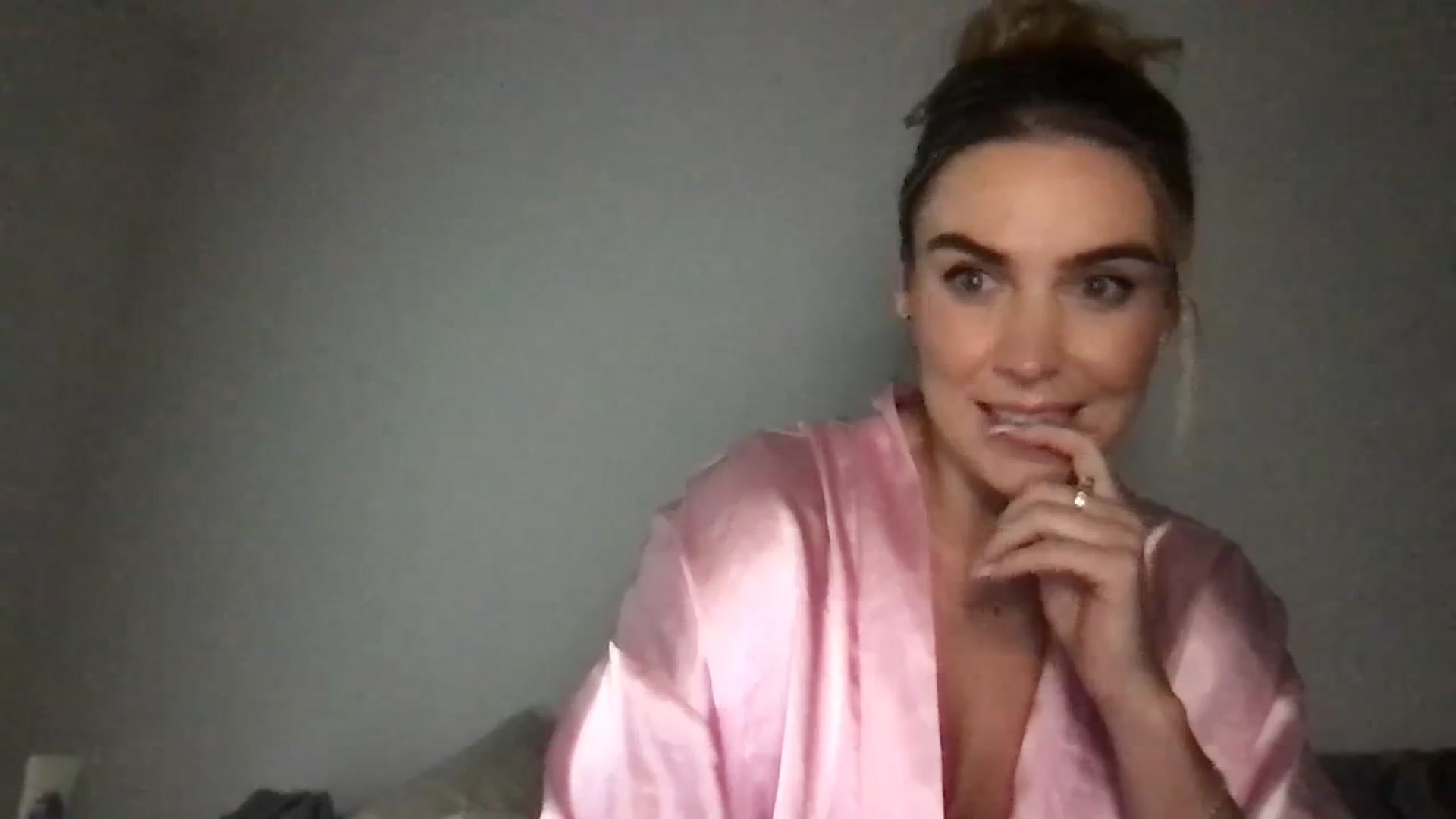 Gallery image thumbnail from Valerie_x0's myfreecams stream on, 01/25/2024, 24:59 image 10 of 20
