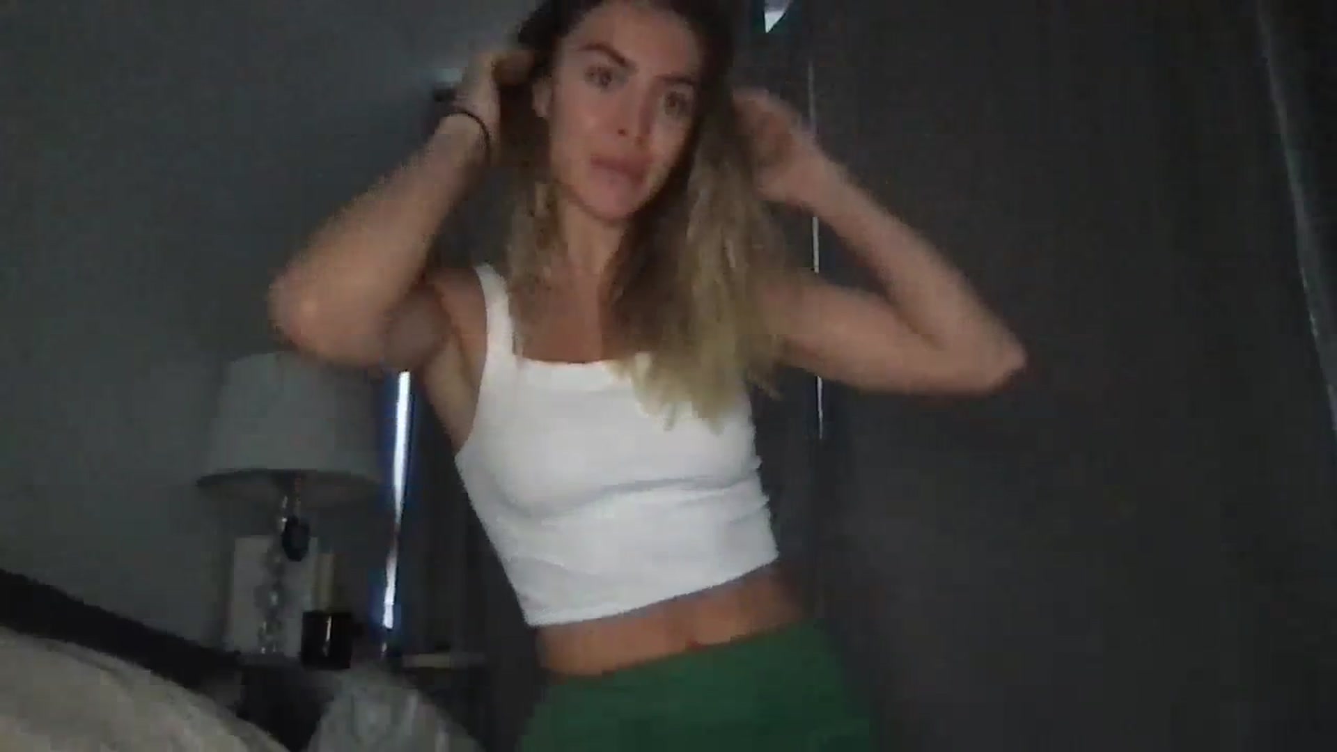 Gallery image thumbnail from Valerie_x0's myfreecams stream on, 03/06/2024, 19:42 image 16 of 20