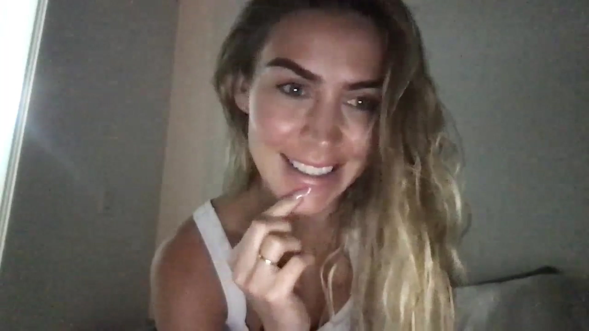 Gallery image thumbnail from Valerie_x0's myfreecams stream on, 03/06/2024, 19:42 image 7 of 20