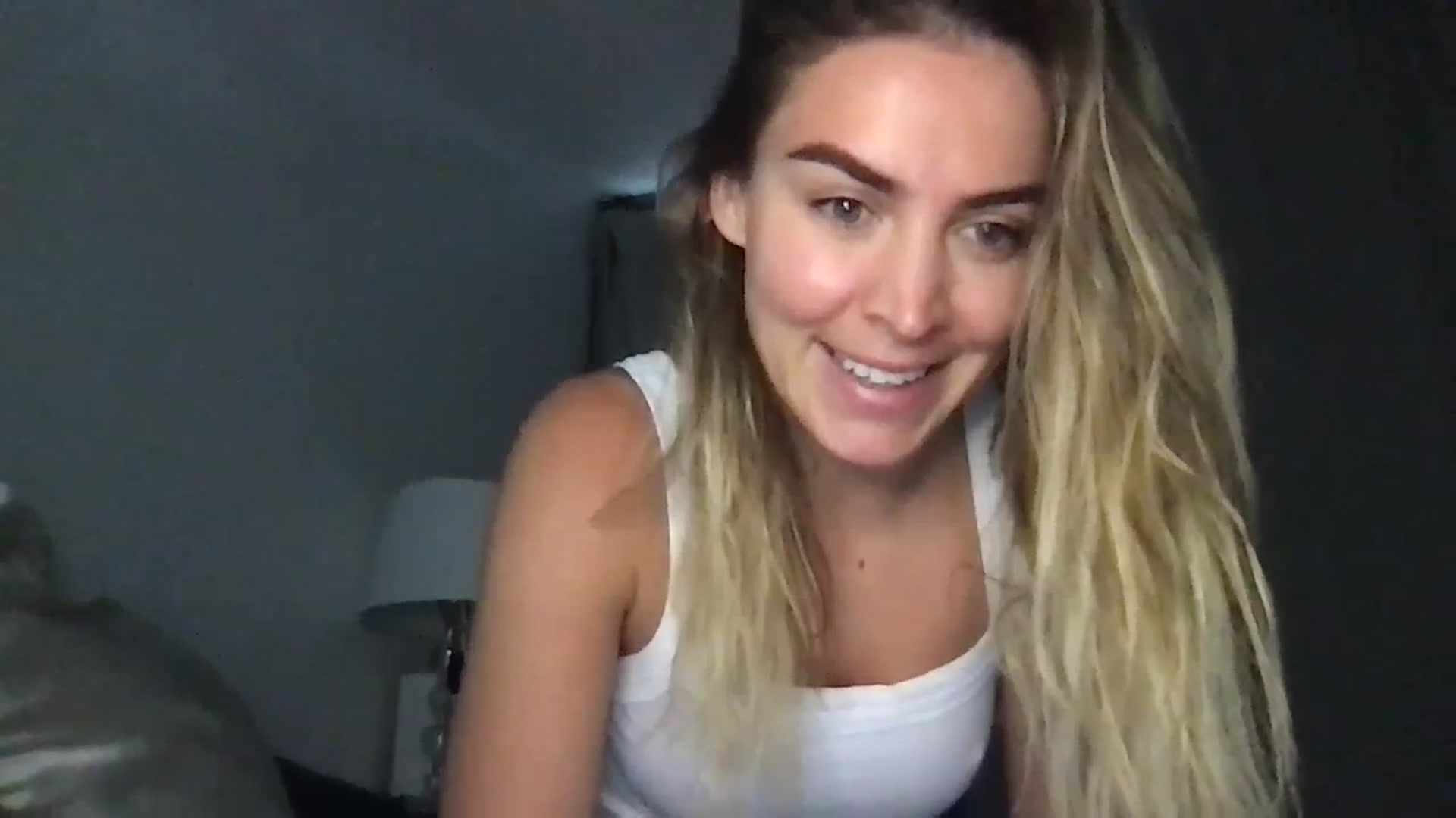 Gallery image thumbnail from Valerie_x0's myfreecams stream on, 03/06/2024, 19:42 image 20 of 20