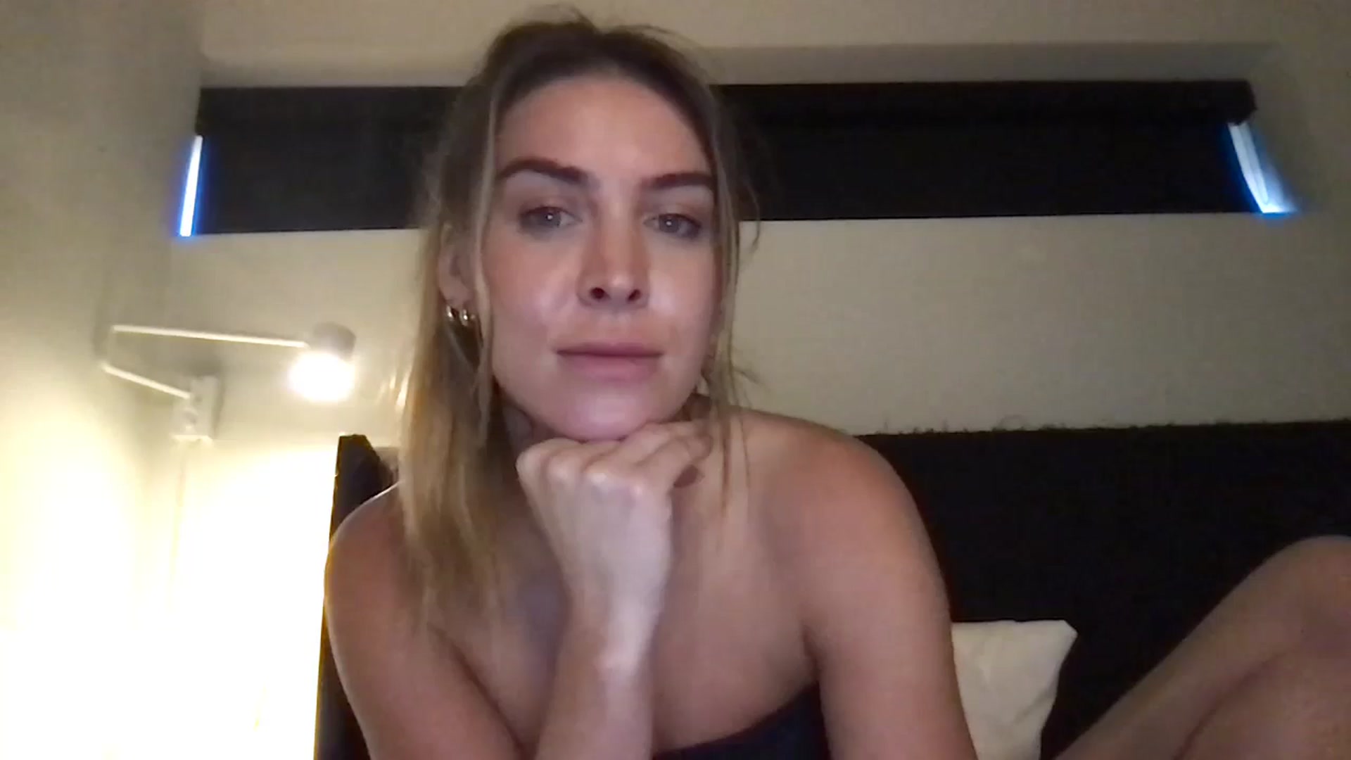 Gallery image thumbnail from Valerie_x0's myfreecams stream on, 09/20/2024, 22:09 image 2 of 20