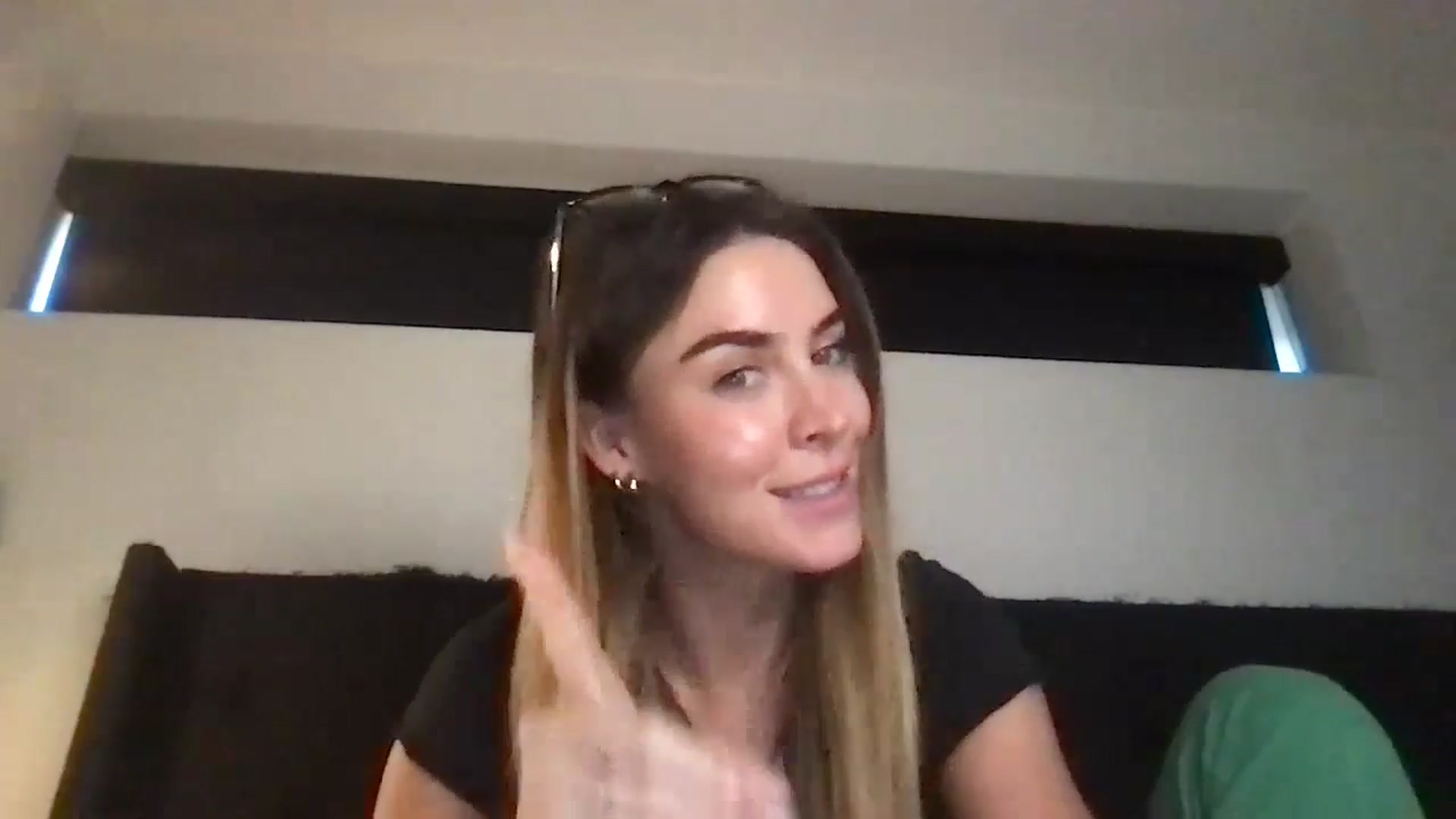 Gallery image thumbnail from Valerie_x0's myfreecams stream on, 09/25/2024, 21:59 image 20 of 20