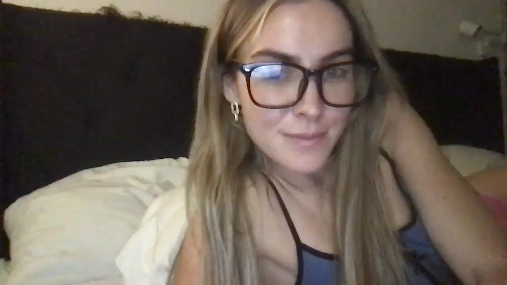 Gallery image thumbnail from Valerie_x0's myfreecams stream on, 02/18/2025, 02:12 image 1 of 20