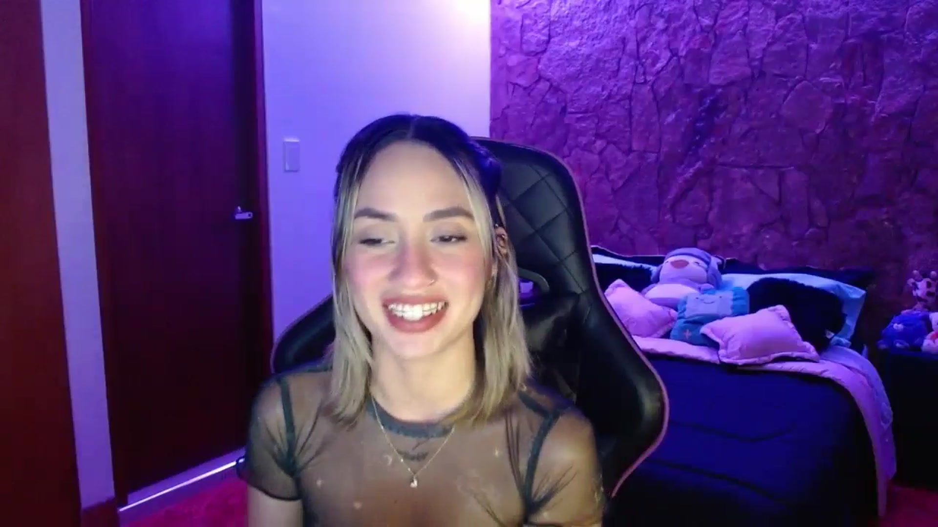 Gallery image thumbnail from Valeriexcandy's myfreecams stream on, 06/19/2024, 04:55 image 5 of 20