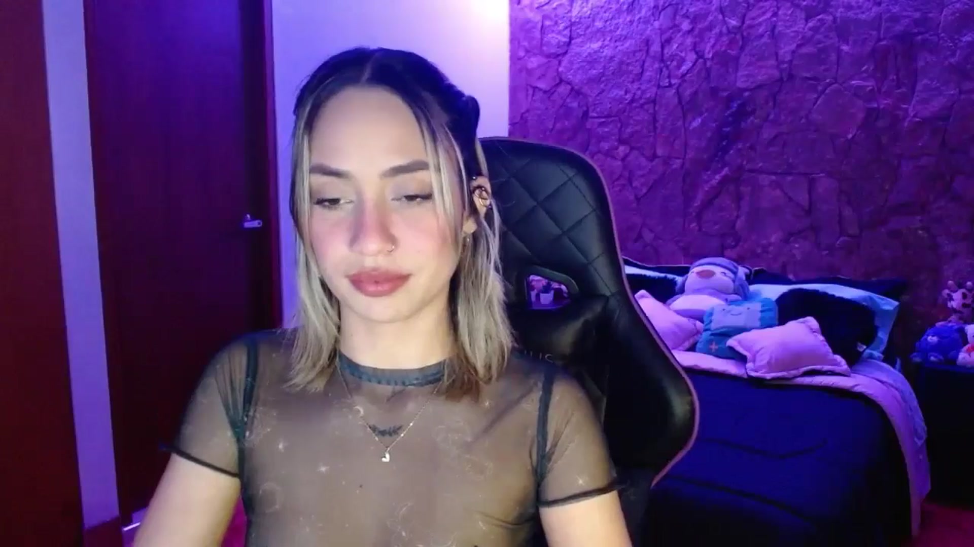Gallery image thumbnail from Valeriexcandy's myfreecams stream on, 06/19/2024, 04:55 image 14 of 20