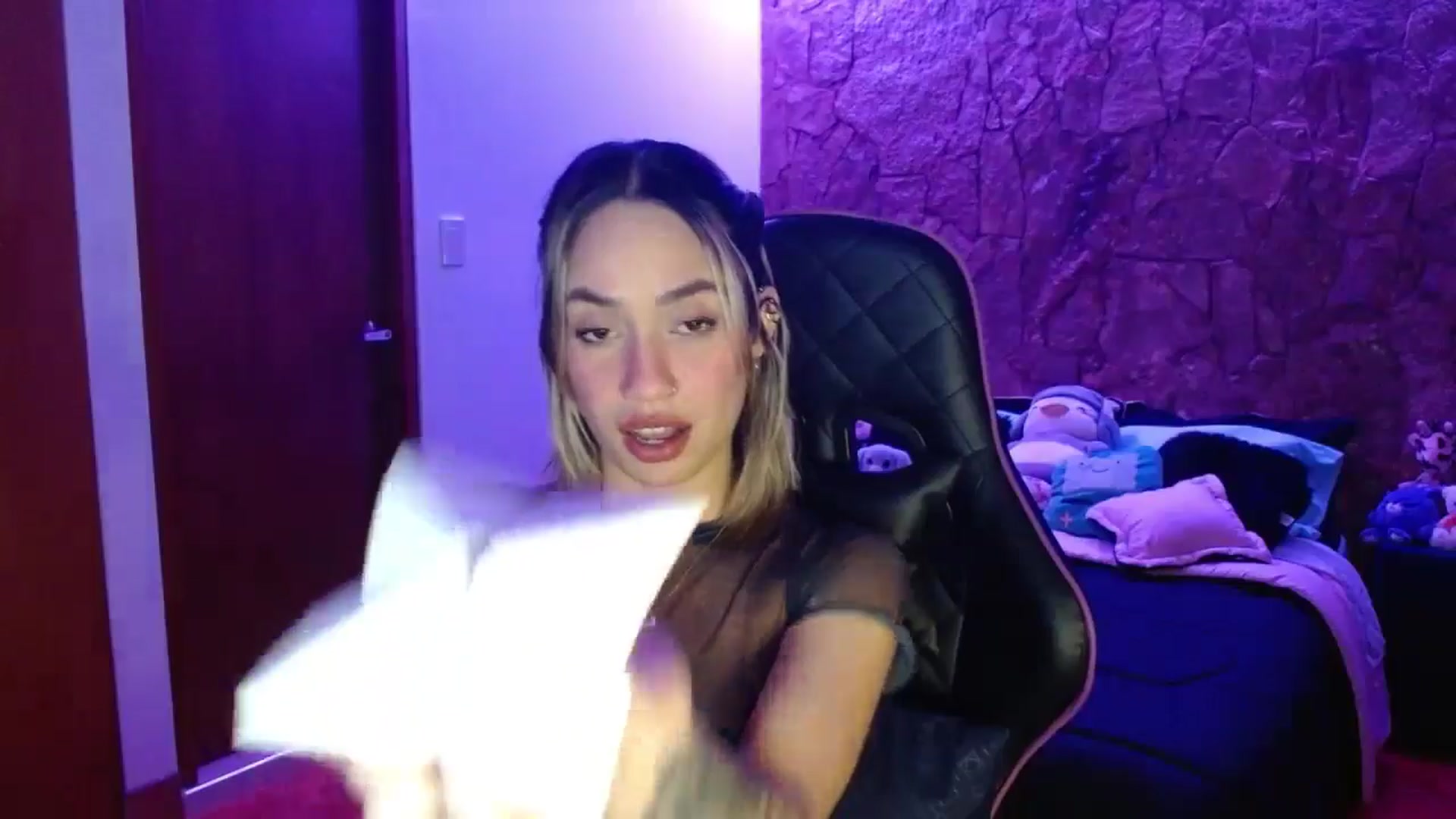 Gallery image thumbnail from Valeriexcandy's myfreecams stream on, 06/19/2024, 04:55 image 18 of 20