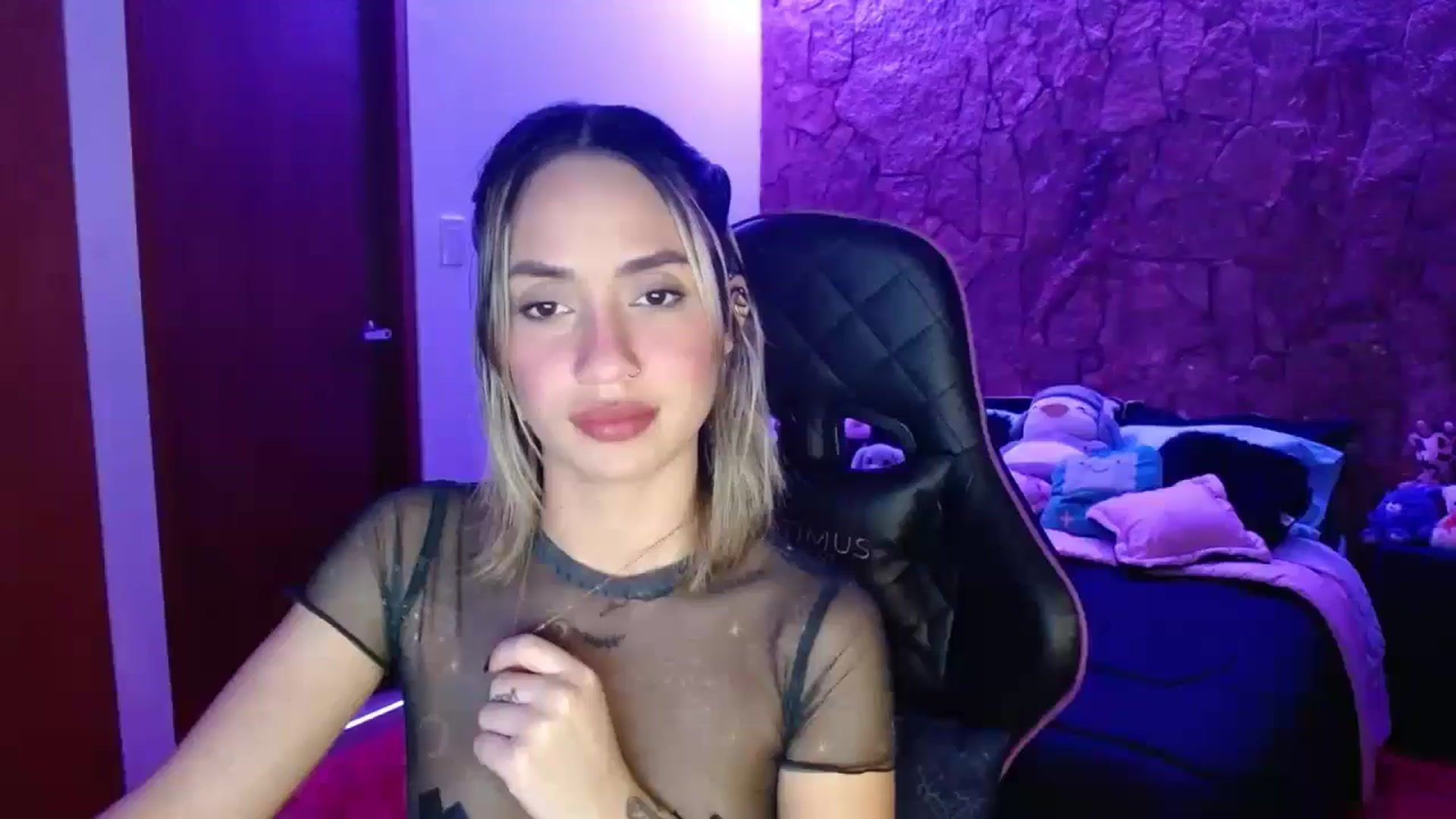 Gallery image thumbnail from Valeriexcandy's myfreecams stream on, 06/19/2024, 04:55 image 20 of 20