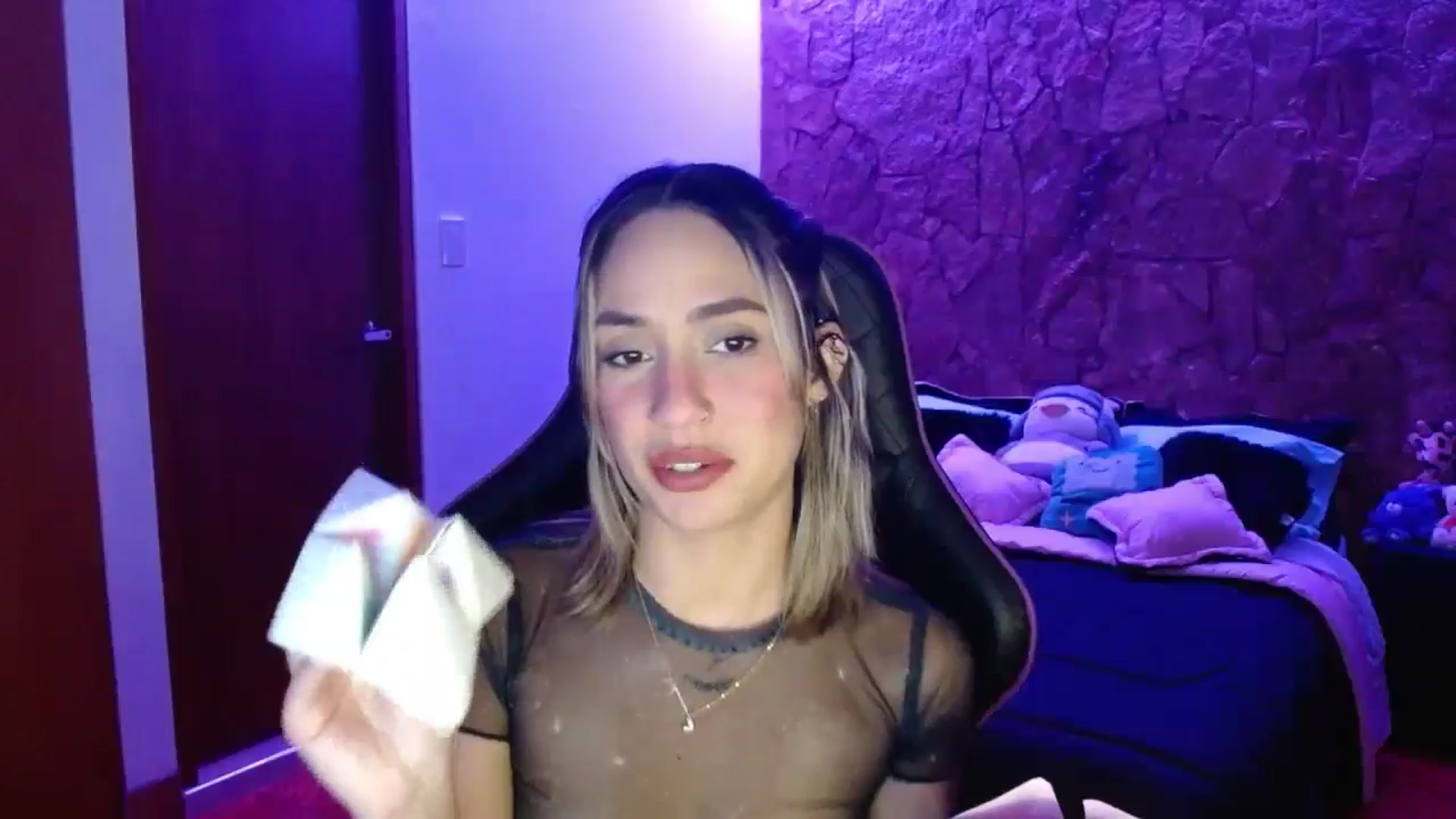 Gallery image thumbnail from Valeriexcandy's myfreecams stream on, 06/19/2024, 04:55 image 11 of 20