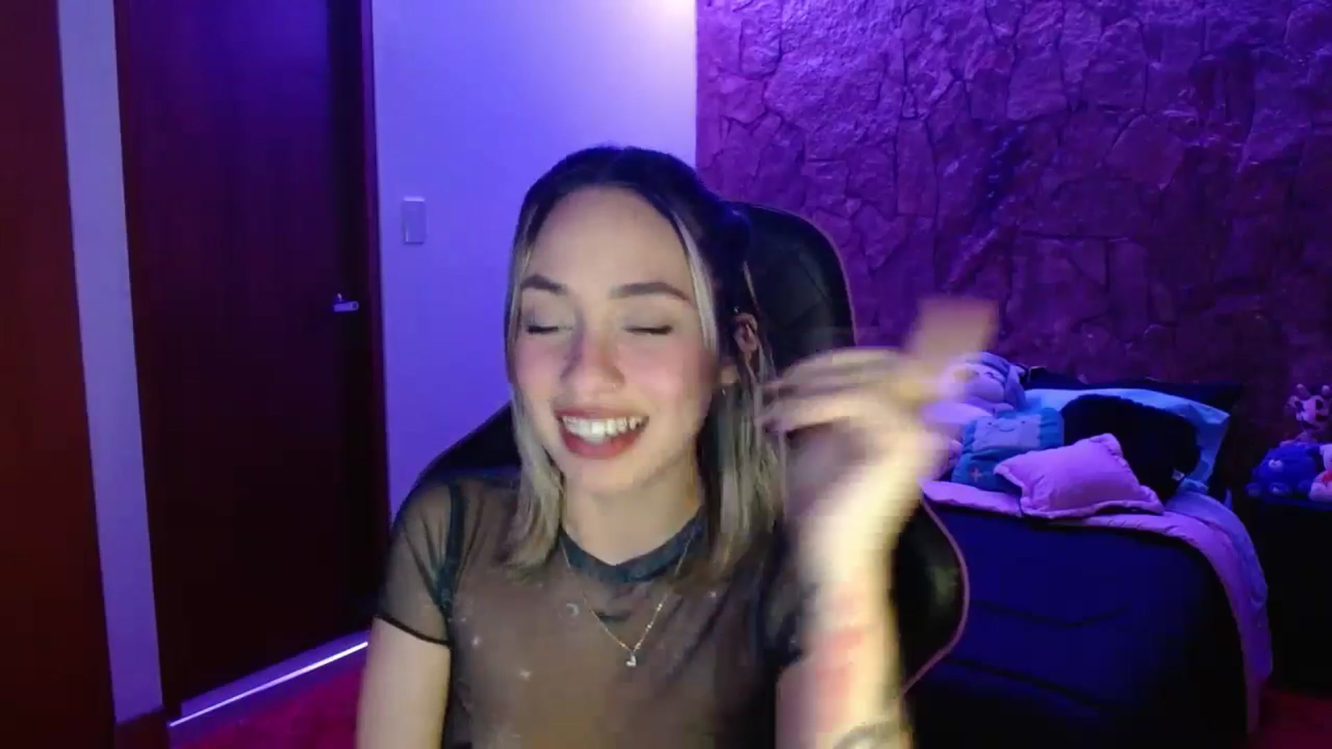 Gallery image thumbnail from Valeriexcandy's myfreecams stream on, 06/19/2024, 04:55 image 6 of 20