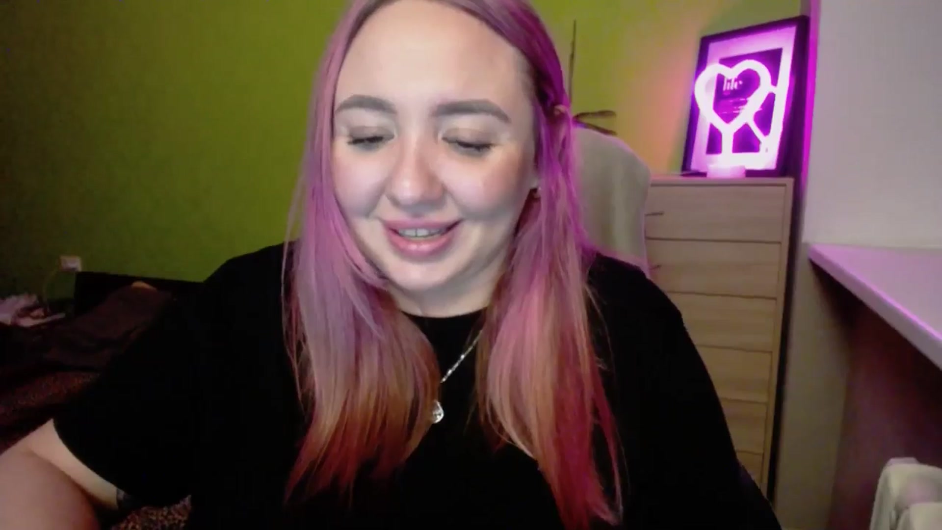 Gallery image thumbnail from Valeriya4353's myfreecams stream on, 01/31/2025, 16:05 image 19 of 20