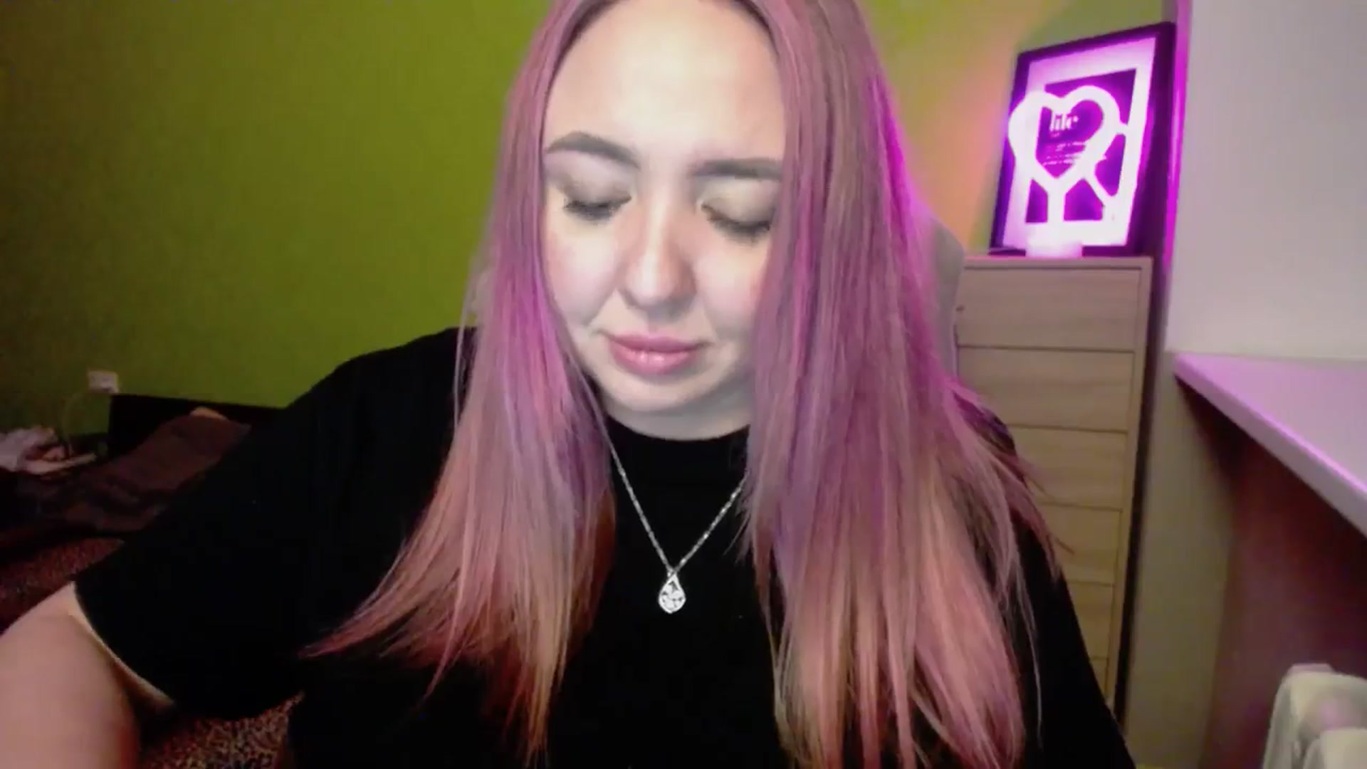 Gallery image thumbnail from Valeriya4353's myfreecams stream on, 01/31/2025, 16:05 image 10 of 20
