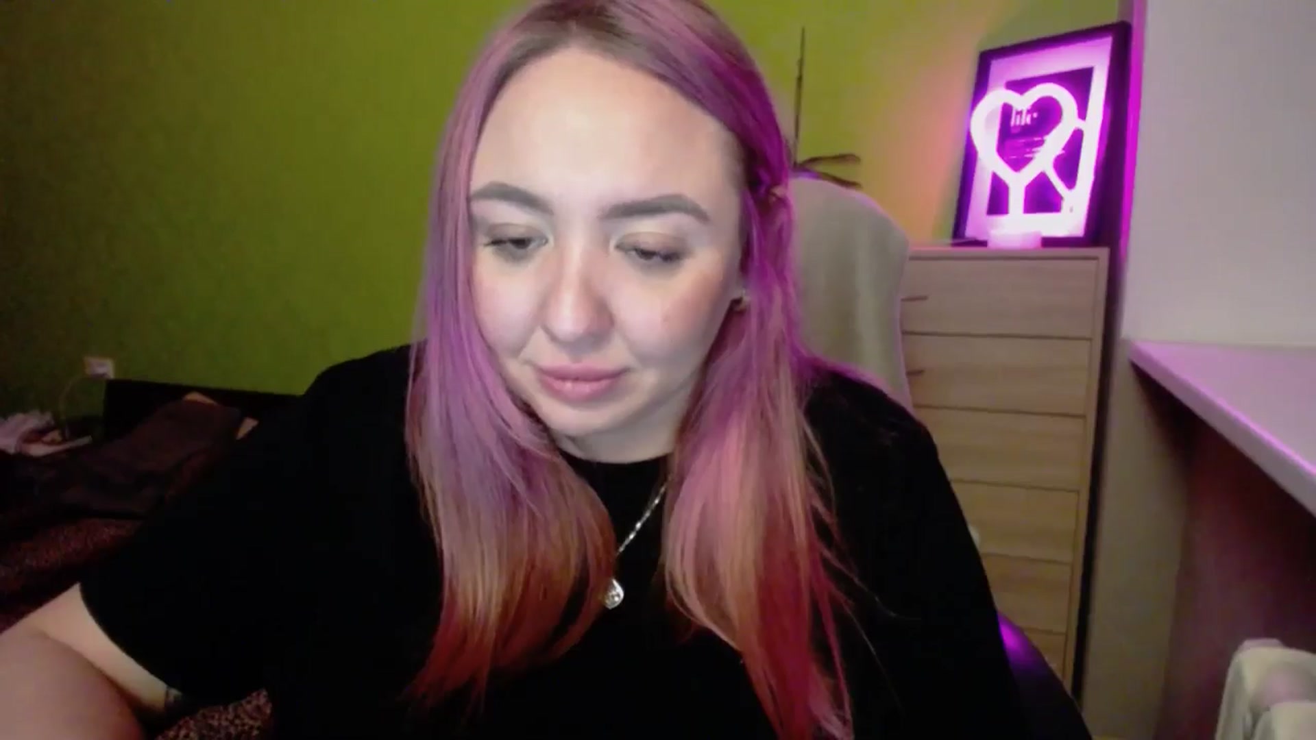 Gallery image thumbnail from Valeriya4353's myfreecams stream on, 01/31/2025, 16:05 image 18 of 20