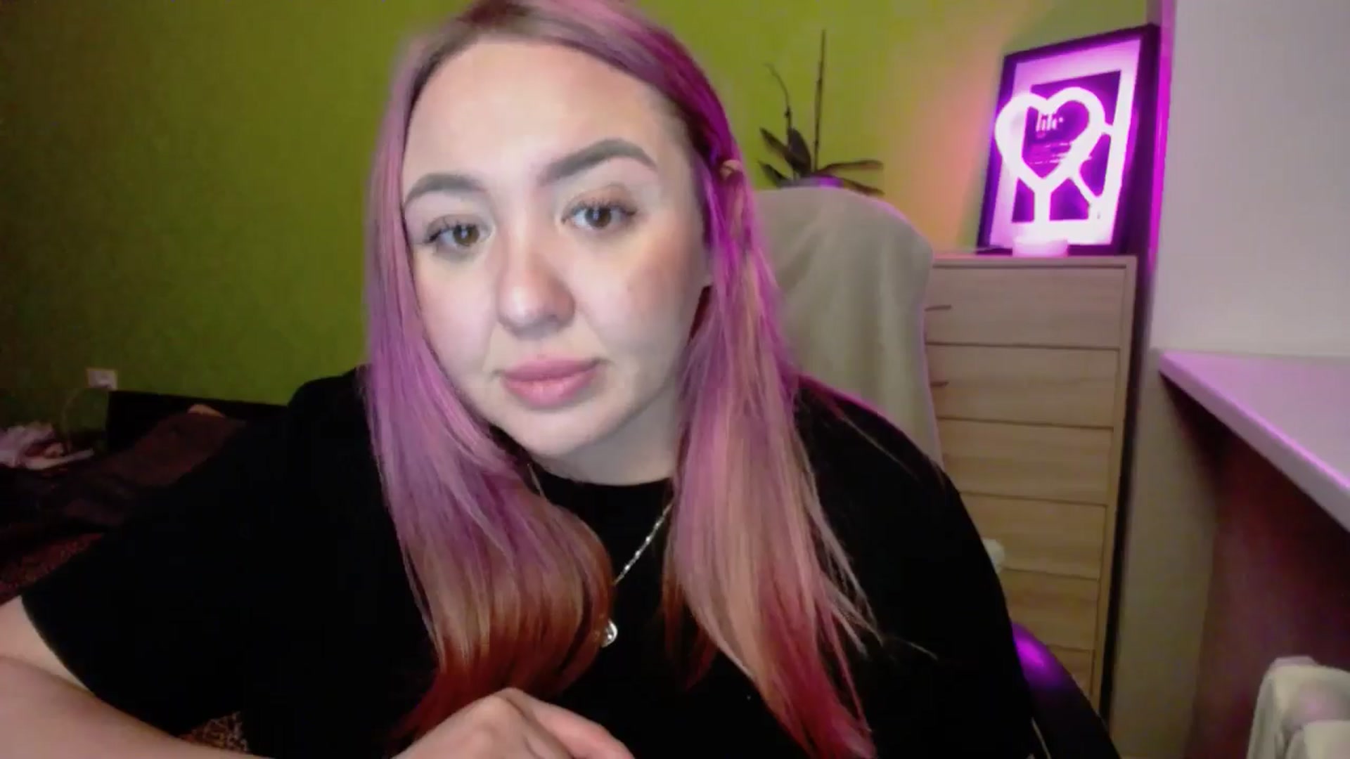 Gallery image thumbnail from Valeriya4353's myfreecams stream on, 01/31/2025, 16:05 image 17 of 20