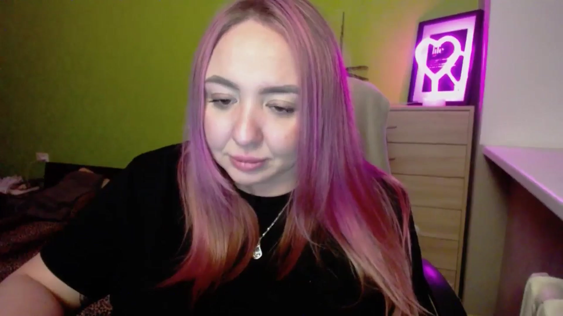 Gallery image thumbnail from Valeriya4353's myfreecams stream on, 01/31/2025, 16:05 image 14 of 20