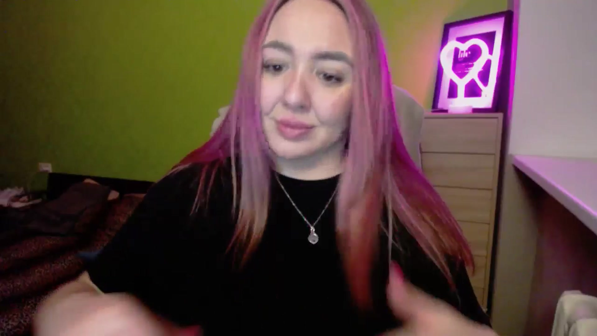Gallery image thumbnail from Valeriya4353's myfreecams stream on, 01/31/2025, 16:05 image 7 of 20