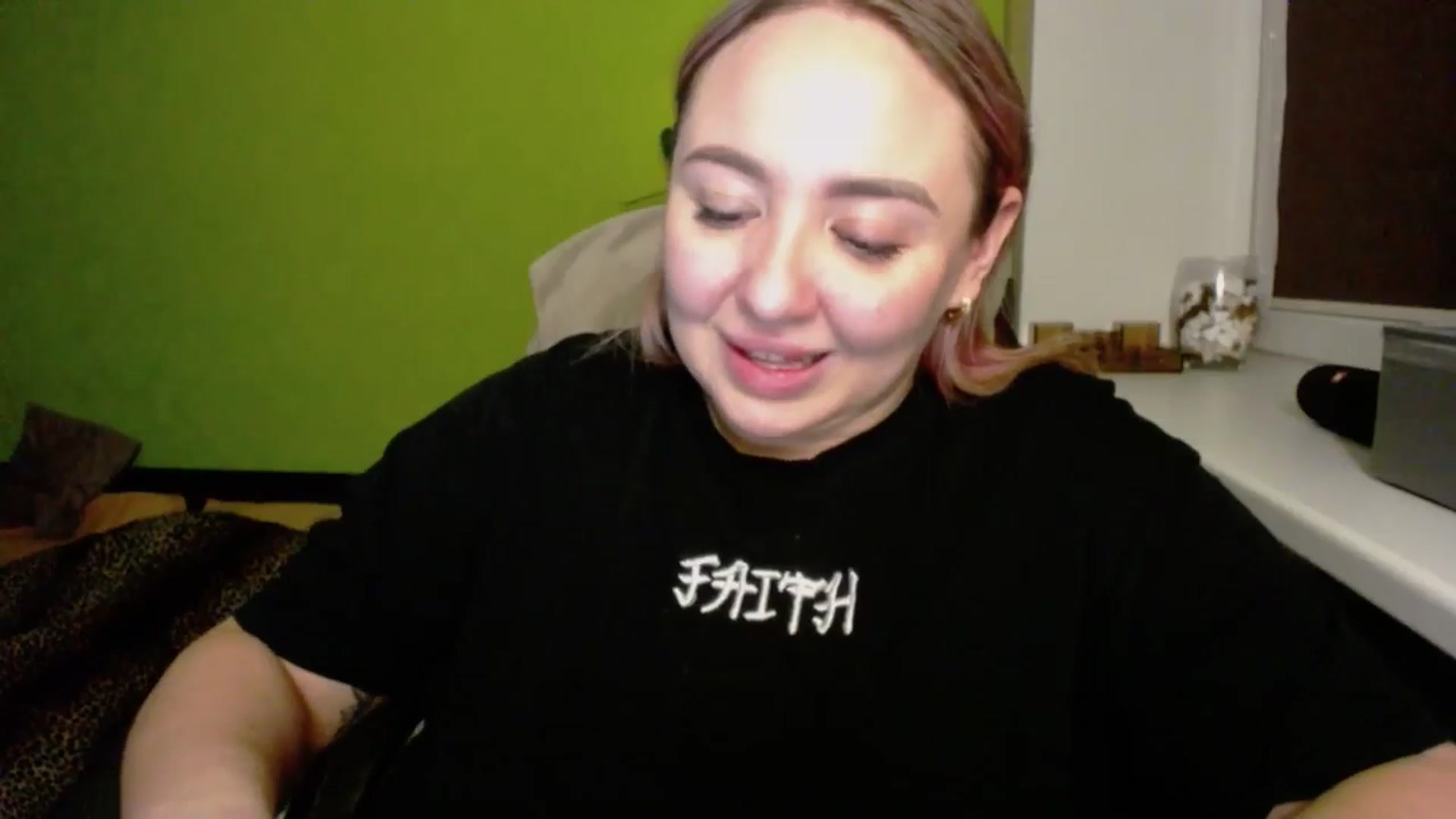 Gallery image thumbnail from Valeriya4353's myfreecams stream on, 02/09/2025, 19:09 image 16 of 20