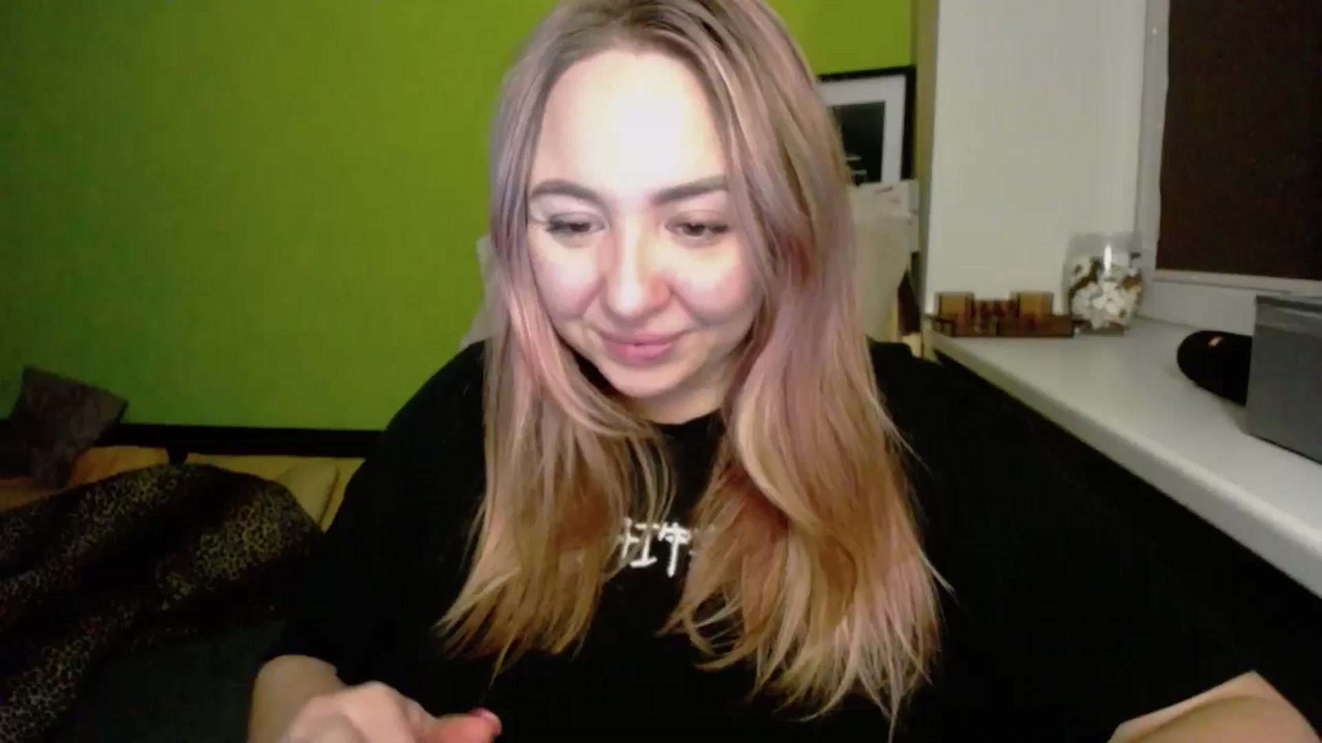 Gallery image thumbnail from Valeriya4353's myfreecams stream on, 02/09/2025, 19:09 image 19 of 20