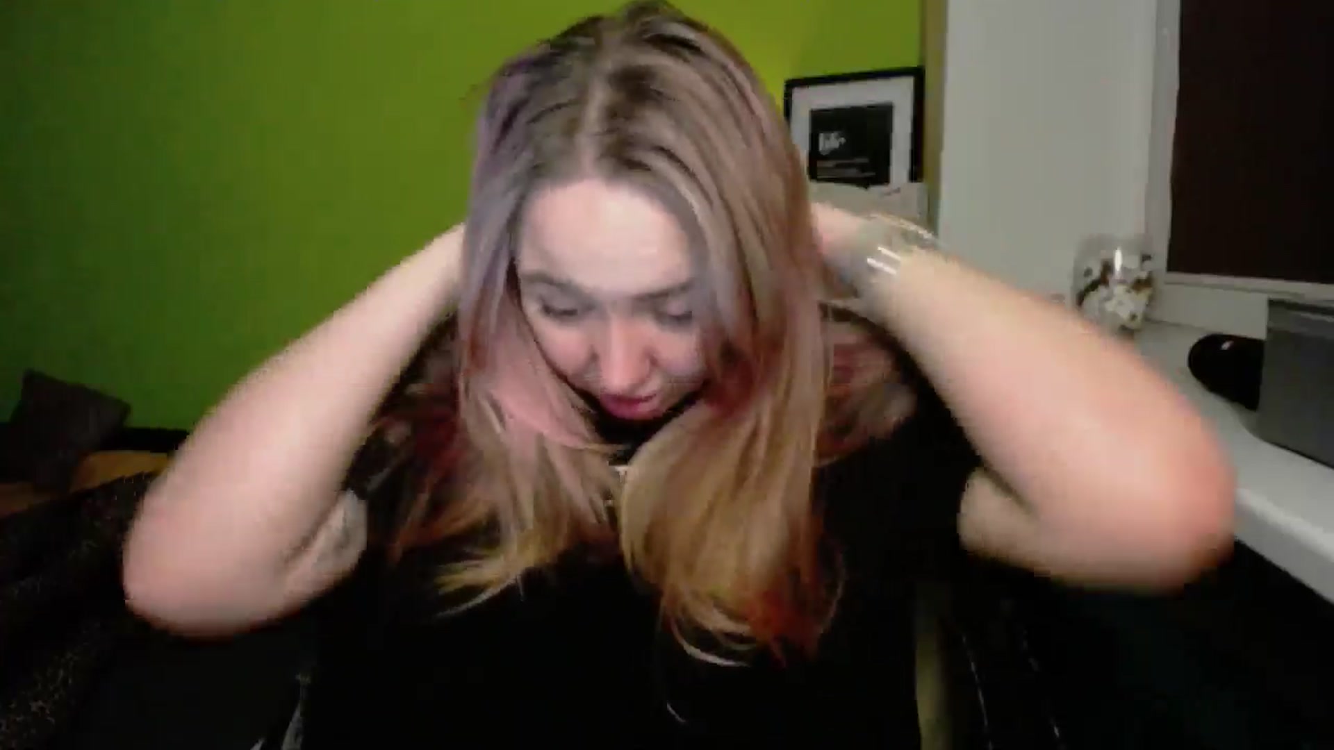 Gallery image thumbnail from Valeriya4353's myfreecams stream on, 02/09/2025, 19:09 image 18 of 20