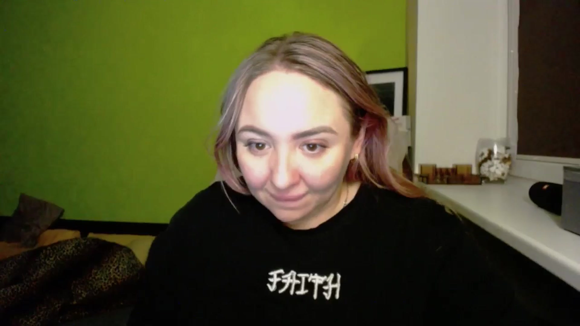 Gallery image thumbnail from Valeriya4353's myfreecams stream on, 02/09/2025, 19:09 image 13 of 20
